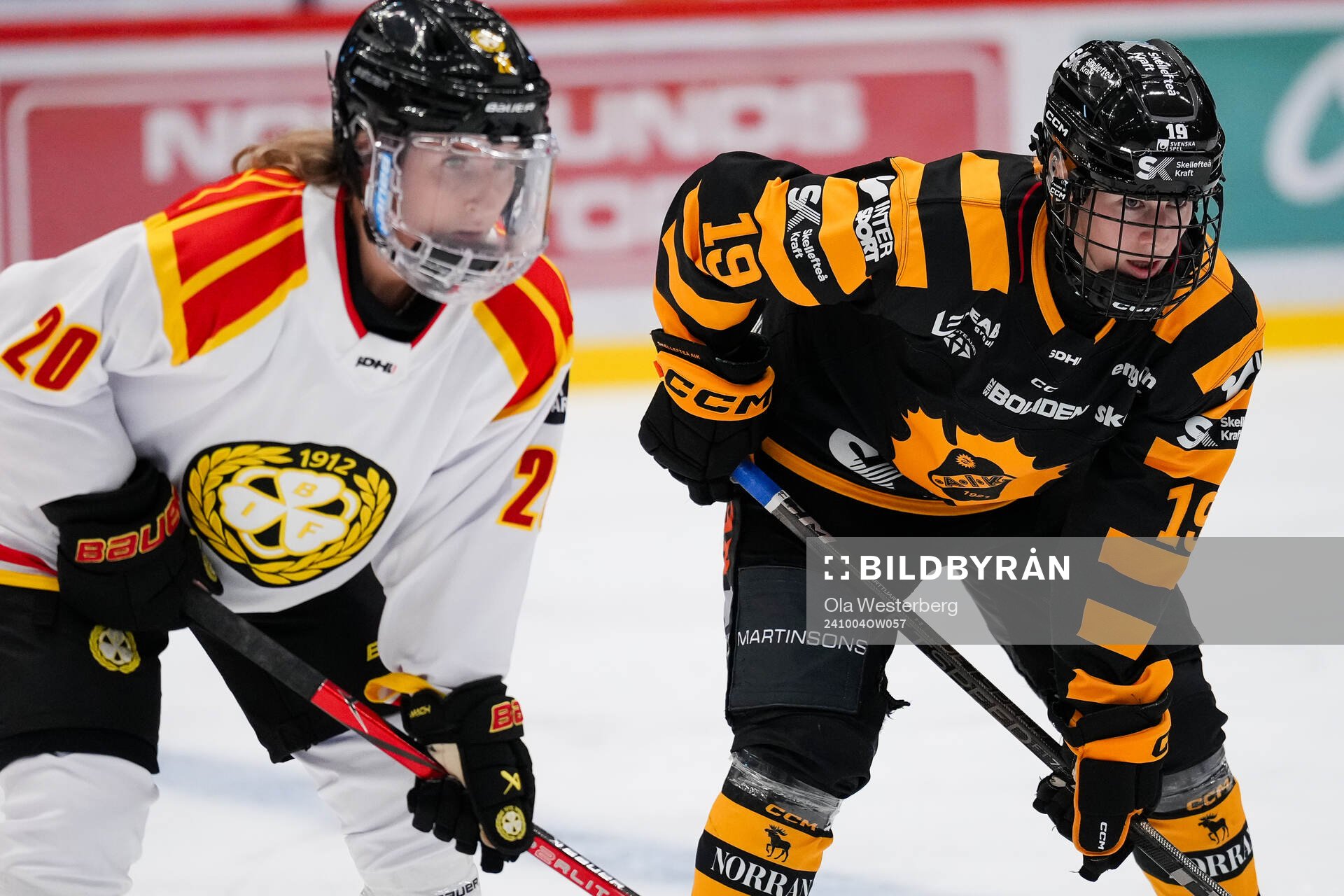 Brynäs Celine Tedenby och Skellefteås Jenna Pirttijärvi