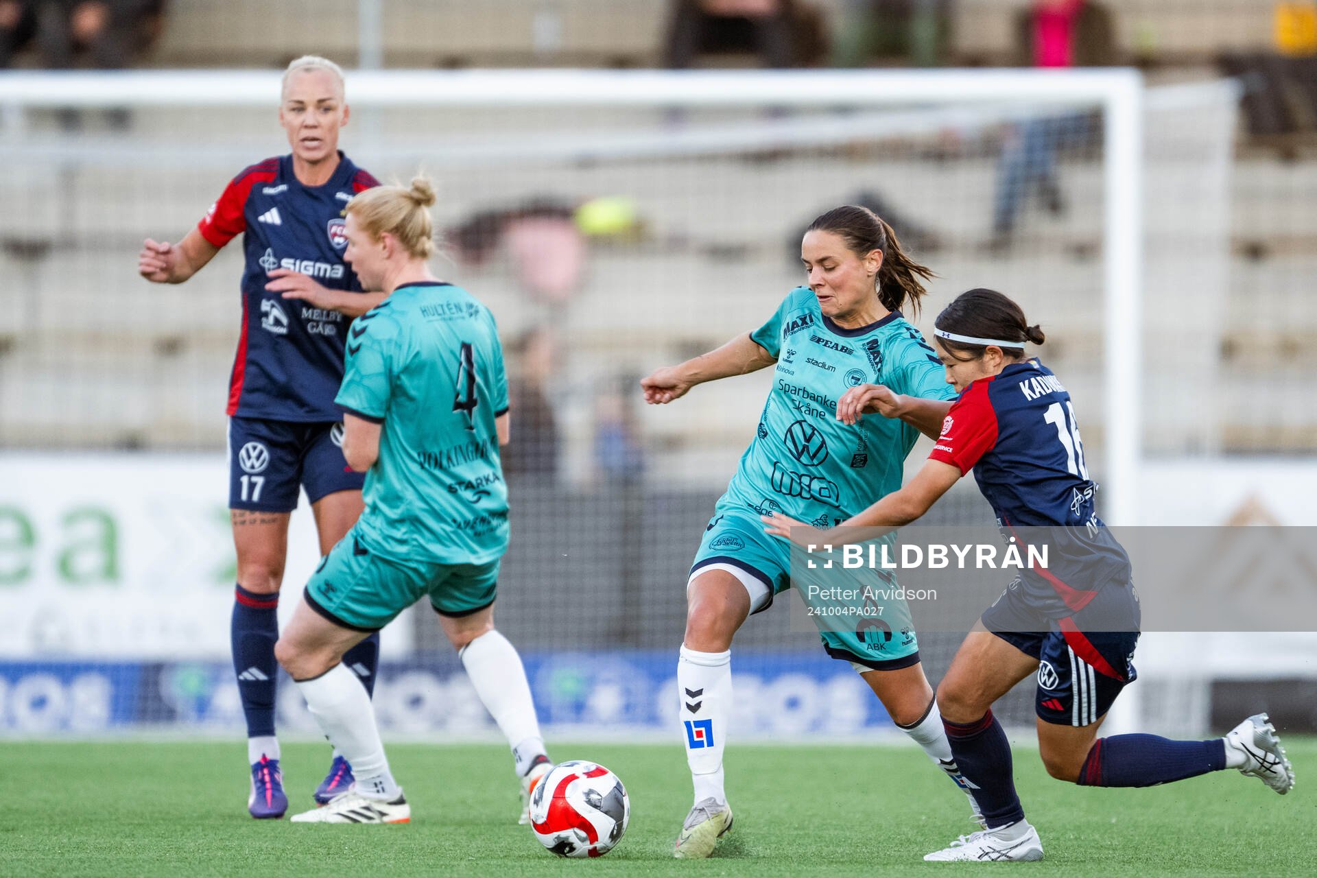 Kristianstads Alice Nilsson och FC Rosengårds Momoko