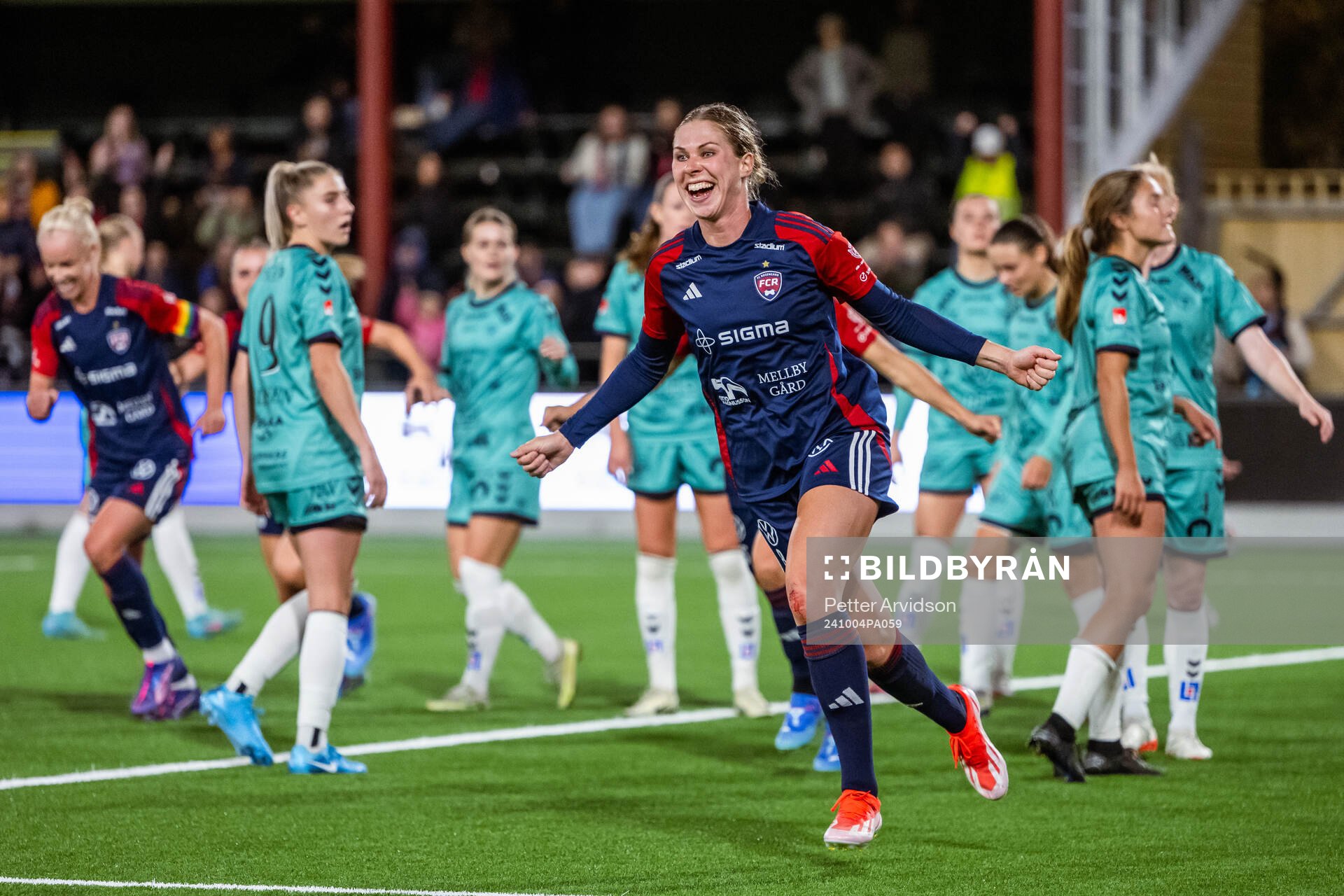 FC Rosengårds Rebecca Knaak jublar