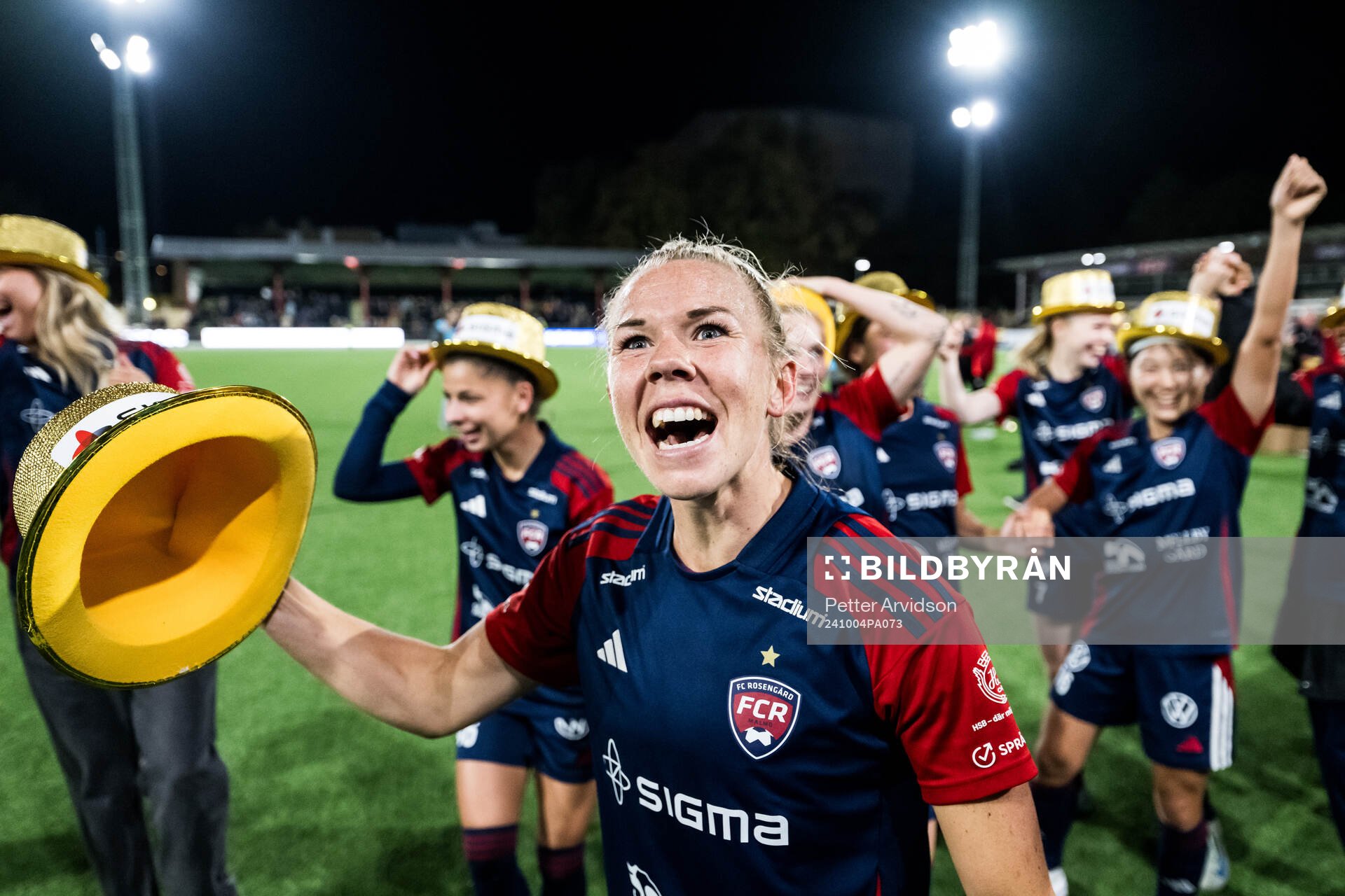 FC Rosengårds Jessica Wik jublar efter fotbollsmatchen i Damallsvenskan mellan FC Rosengård och Kristianstad den 4 oktober 2024 i Malmö.