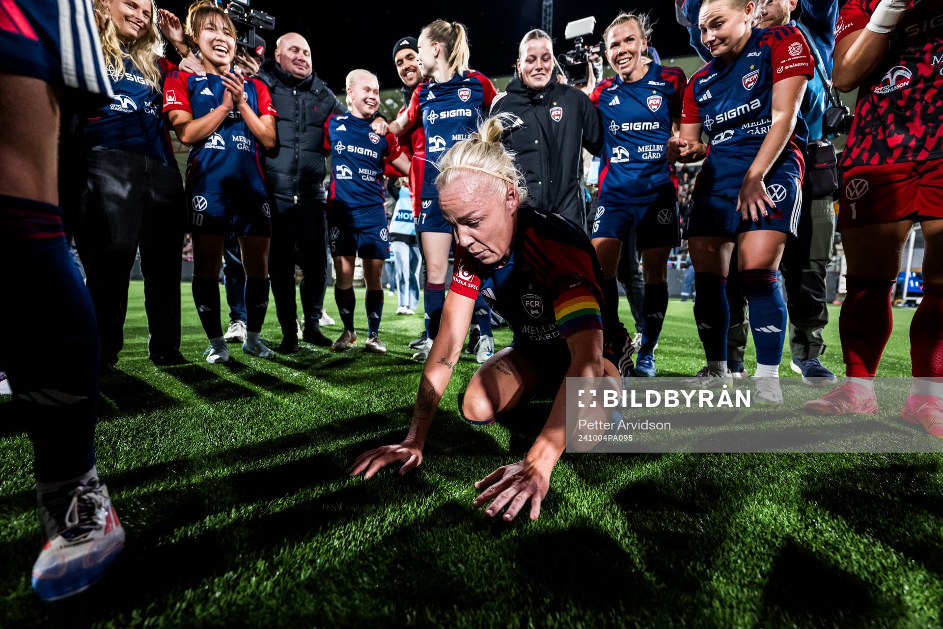 FC Rosengårds Caroline Seger jublar med lagkamrater över