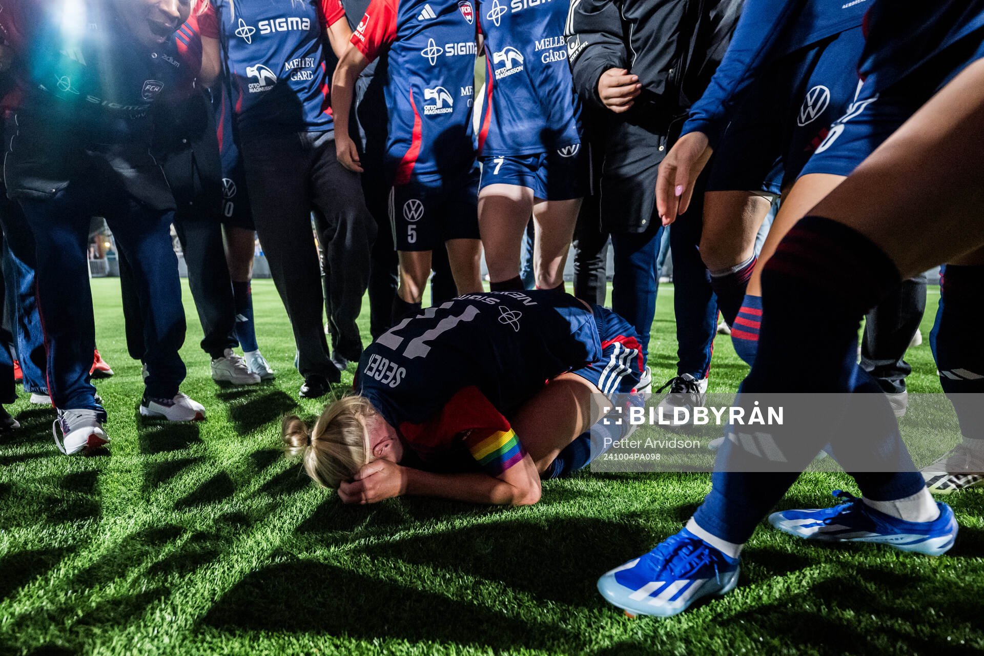 FC Rosengårds Caroline Seger jublar med lagkamrater över