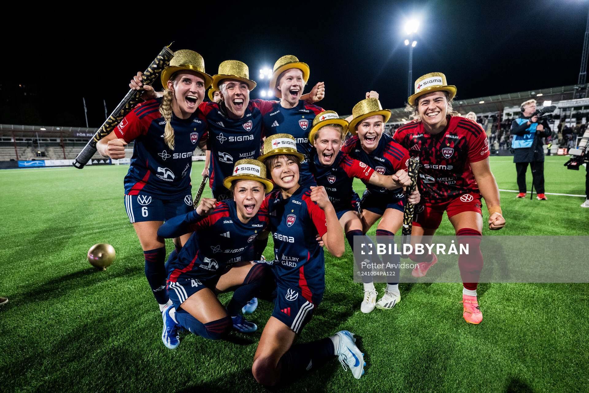 FC Rosengårds spelare jublar över SM-guldet
