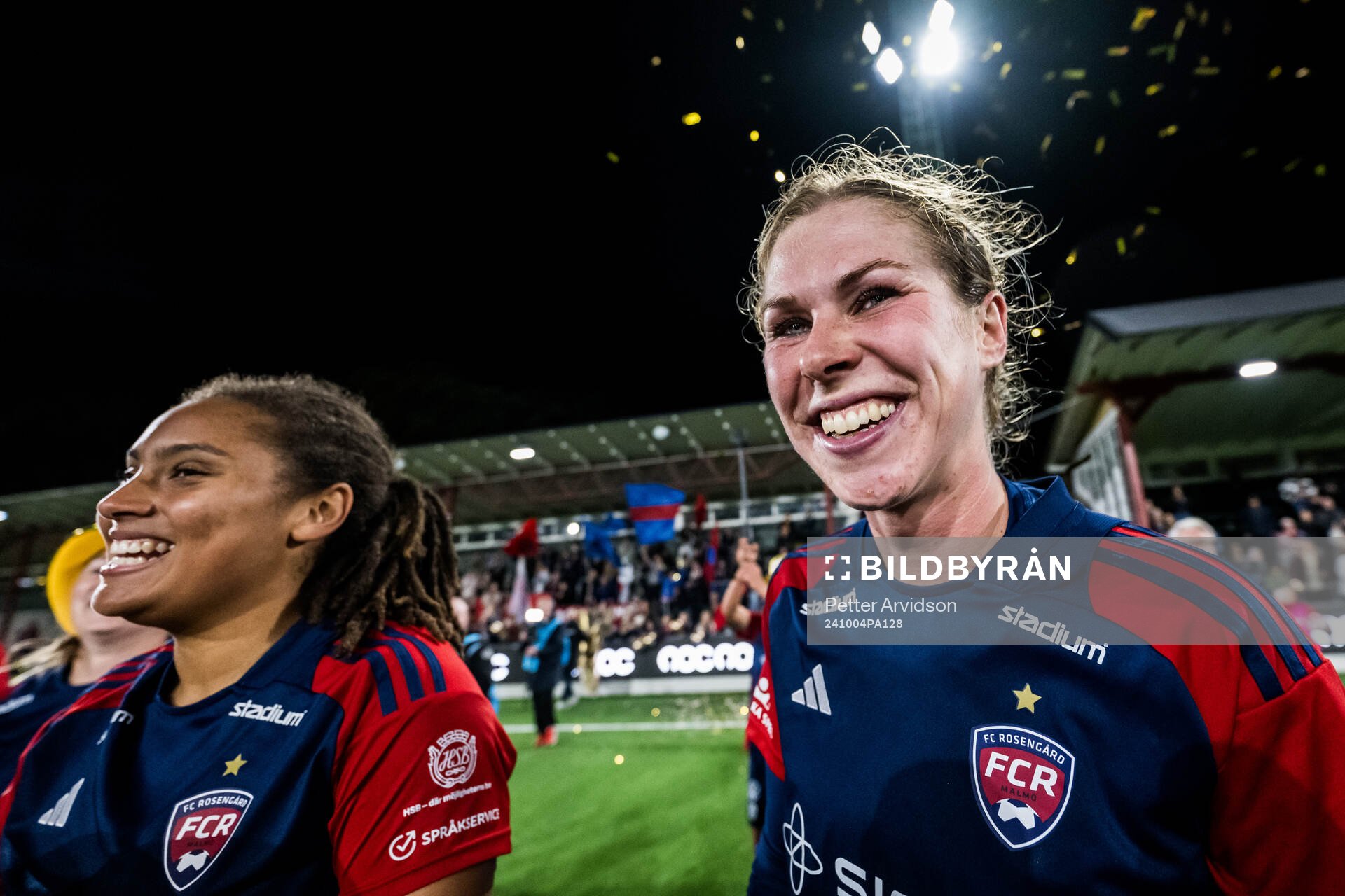 FC Rosengårds Rebecca Knaak jublar över SM-guldet