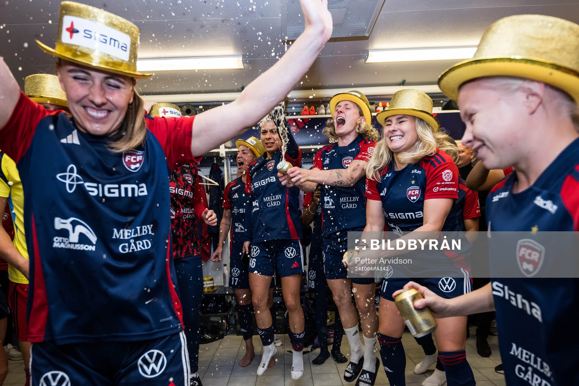 FC Rosengårds spelare jublar över SM-guldet