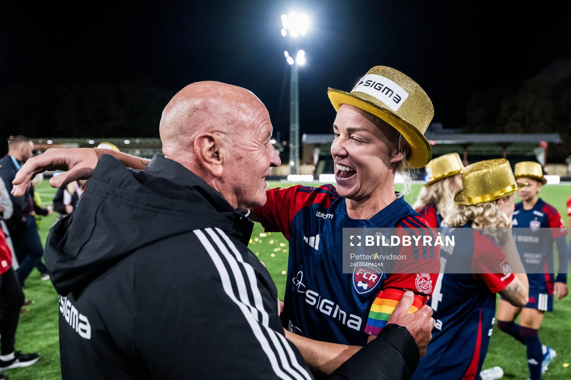 FC Rosengårds Erling Nilsson och Caroline Seger jublar