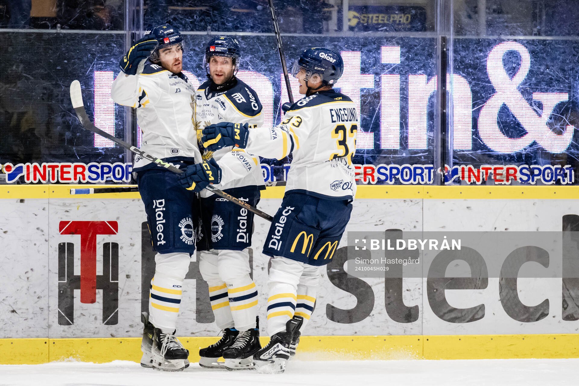 Södertäljes Nolan Stevens , Sebastian Dyk och Filiph