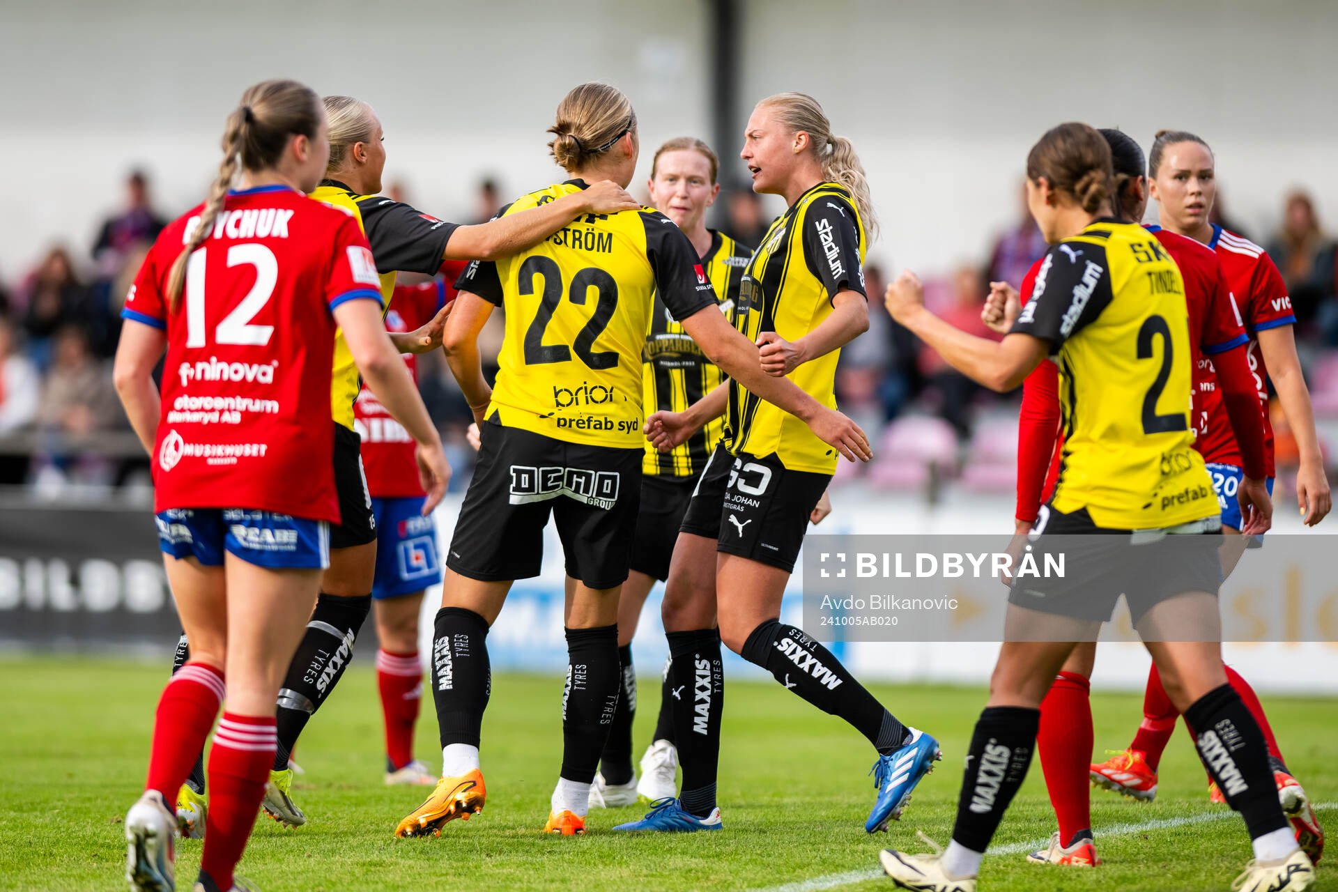 Häckens Paulina Nyström jublar