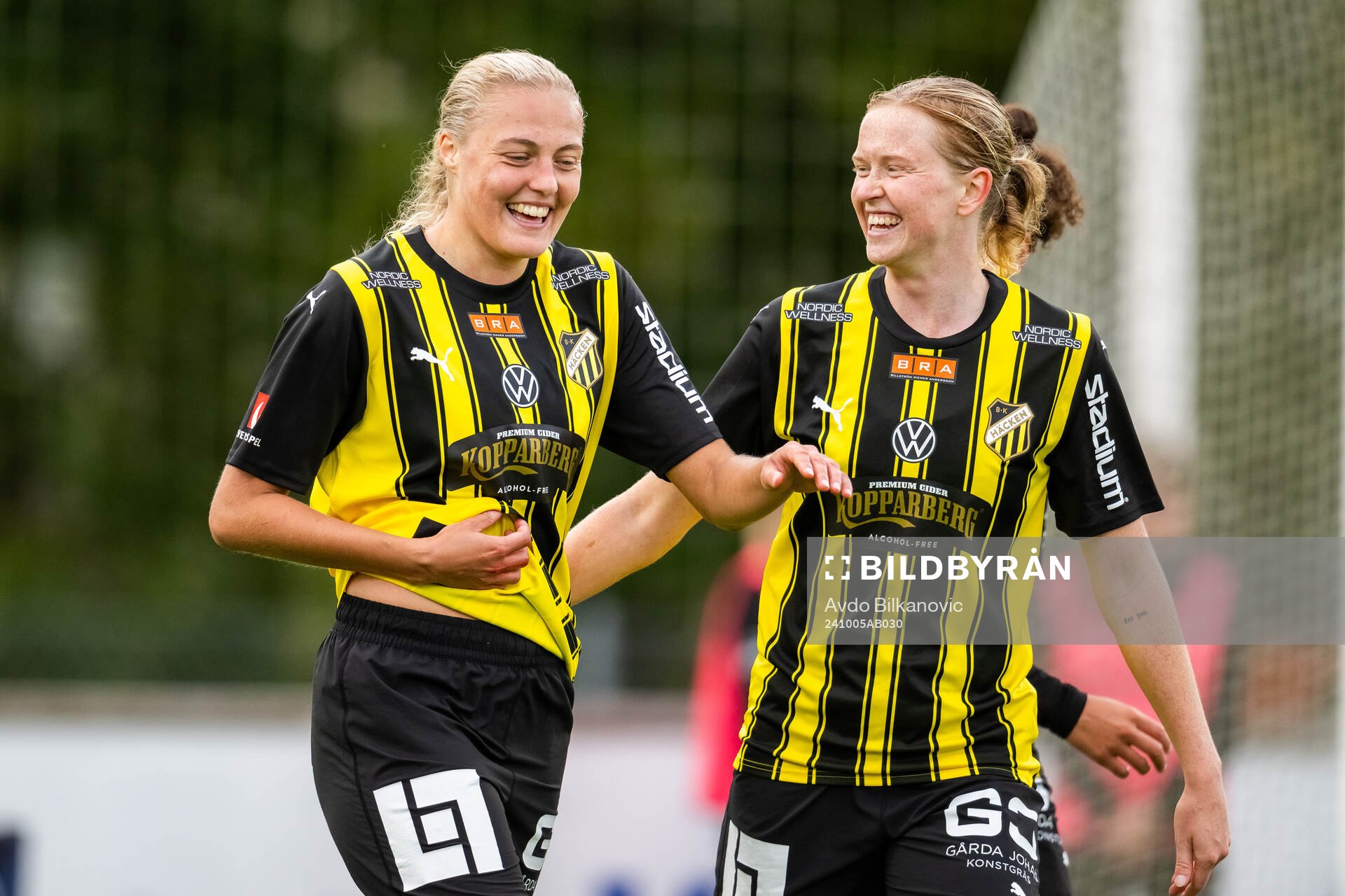 Häckens Elma Junttila Nelhage jublar