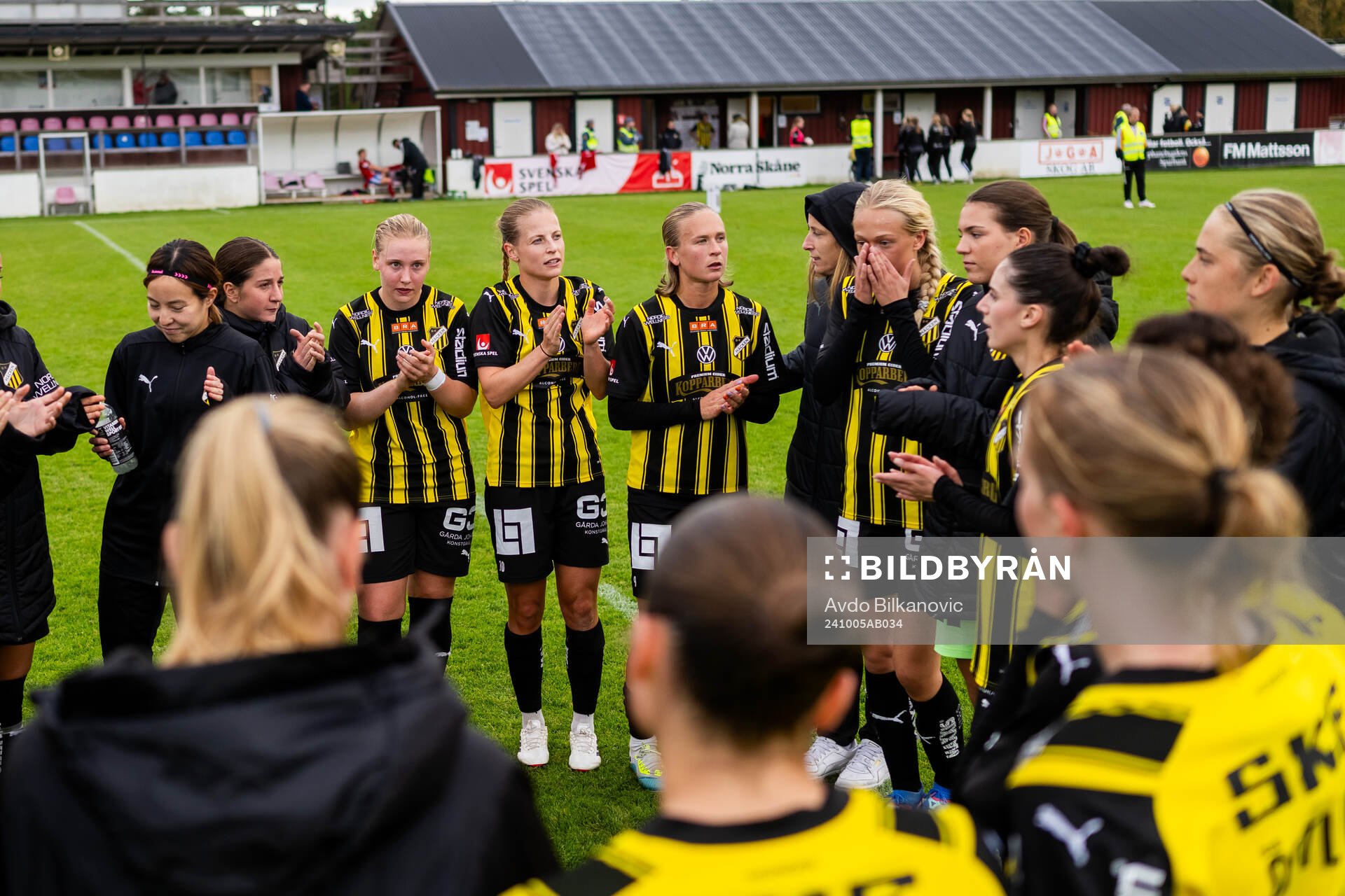Häckens spelare jublar