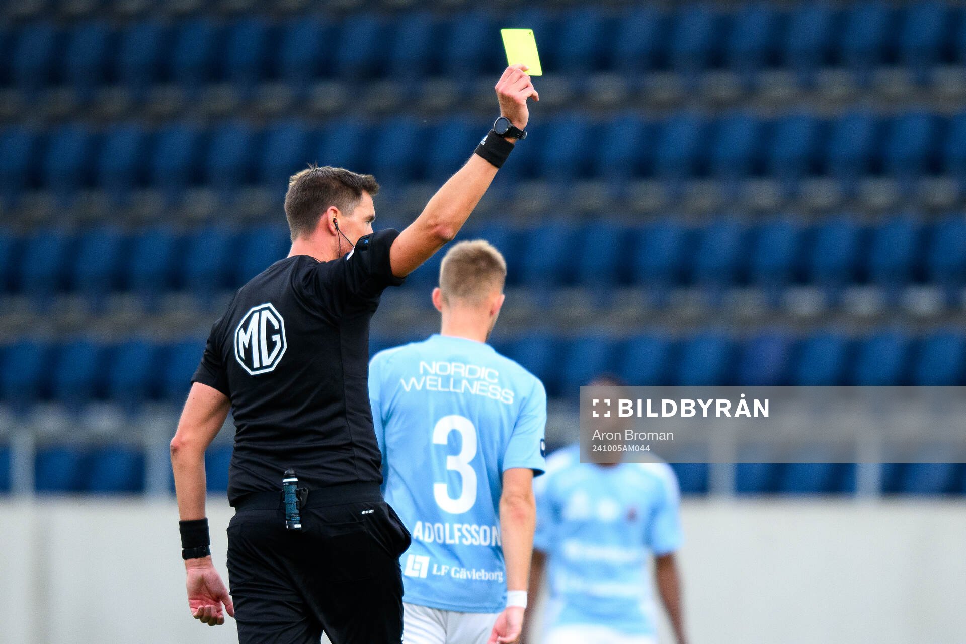 Gefles målvakt Mathias Nilsson (ej i bild) får gult kort