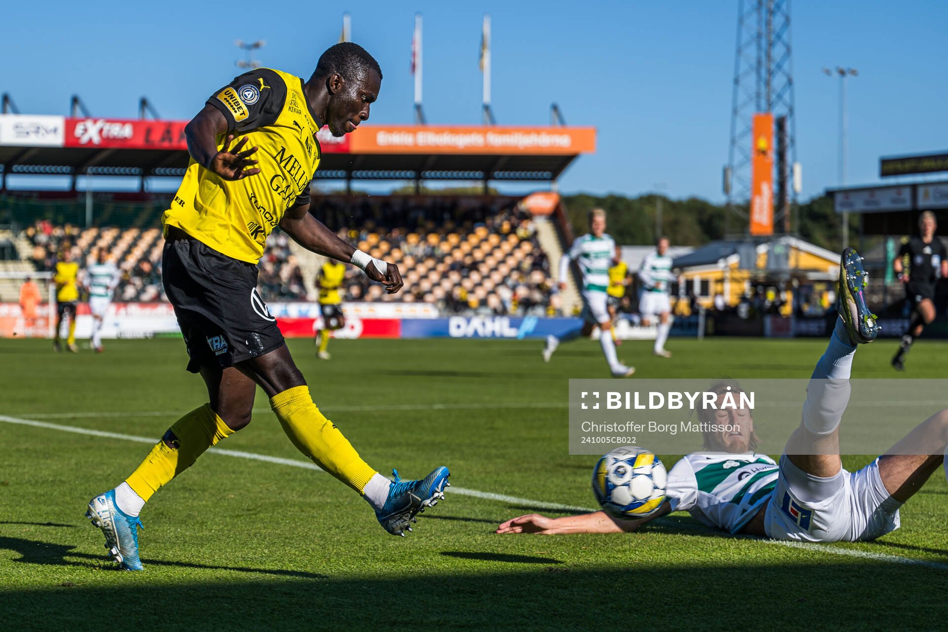 Mjällbys Abdoulie Manneh och Västerås Gustav Granath