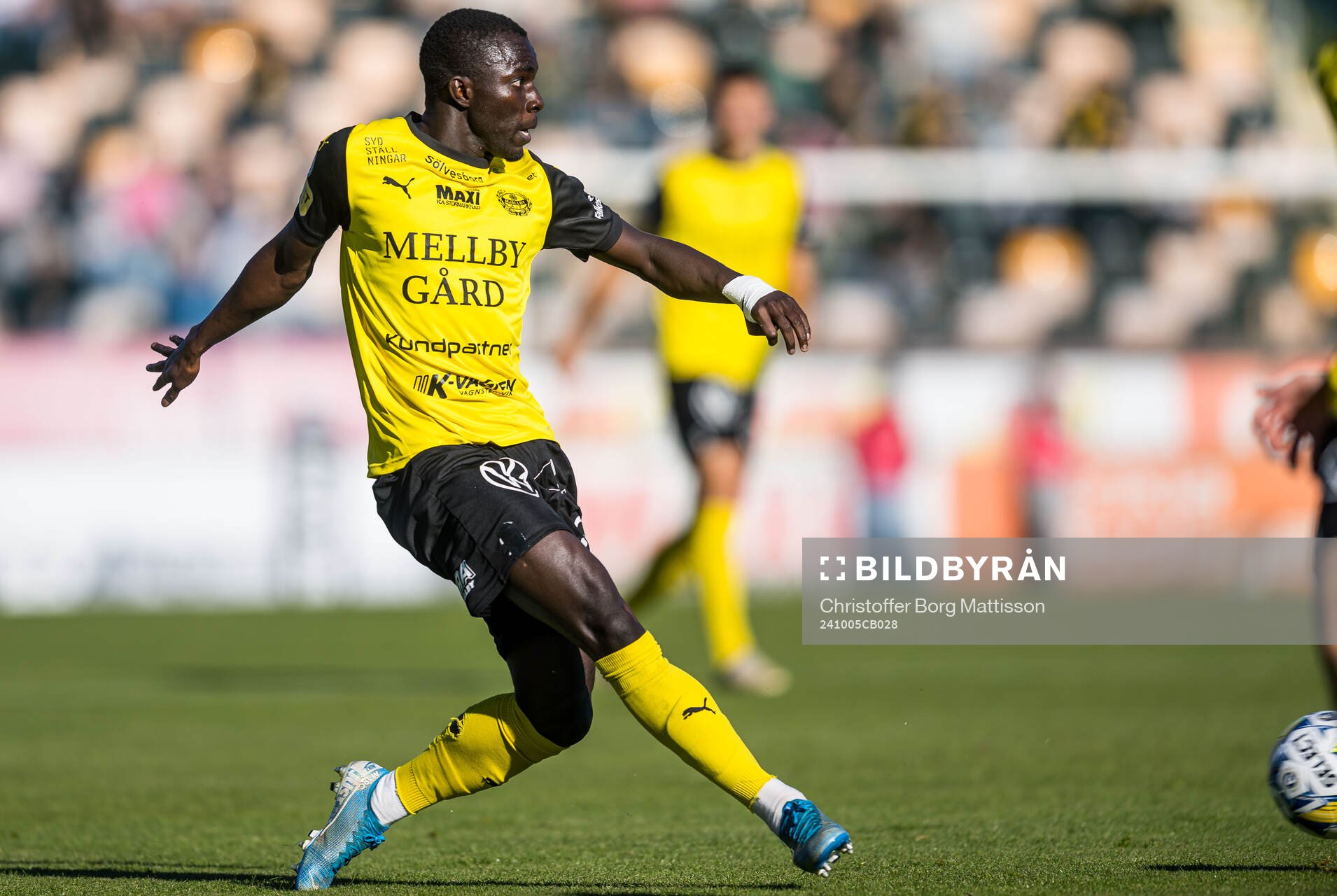 Mjällbys Abdoulie Manneh under fotbollsmatchen i Allsvenskan mellan Mjällby och Västerås den 5 oktober 2024 i Hällevik. 