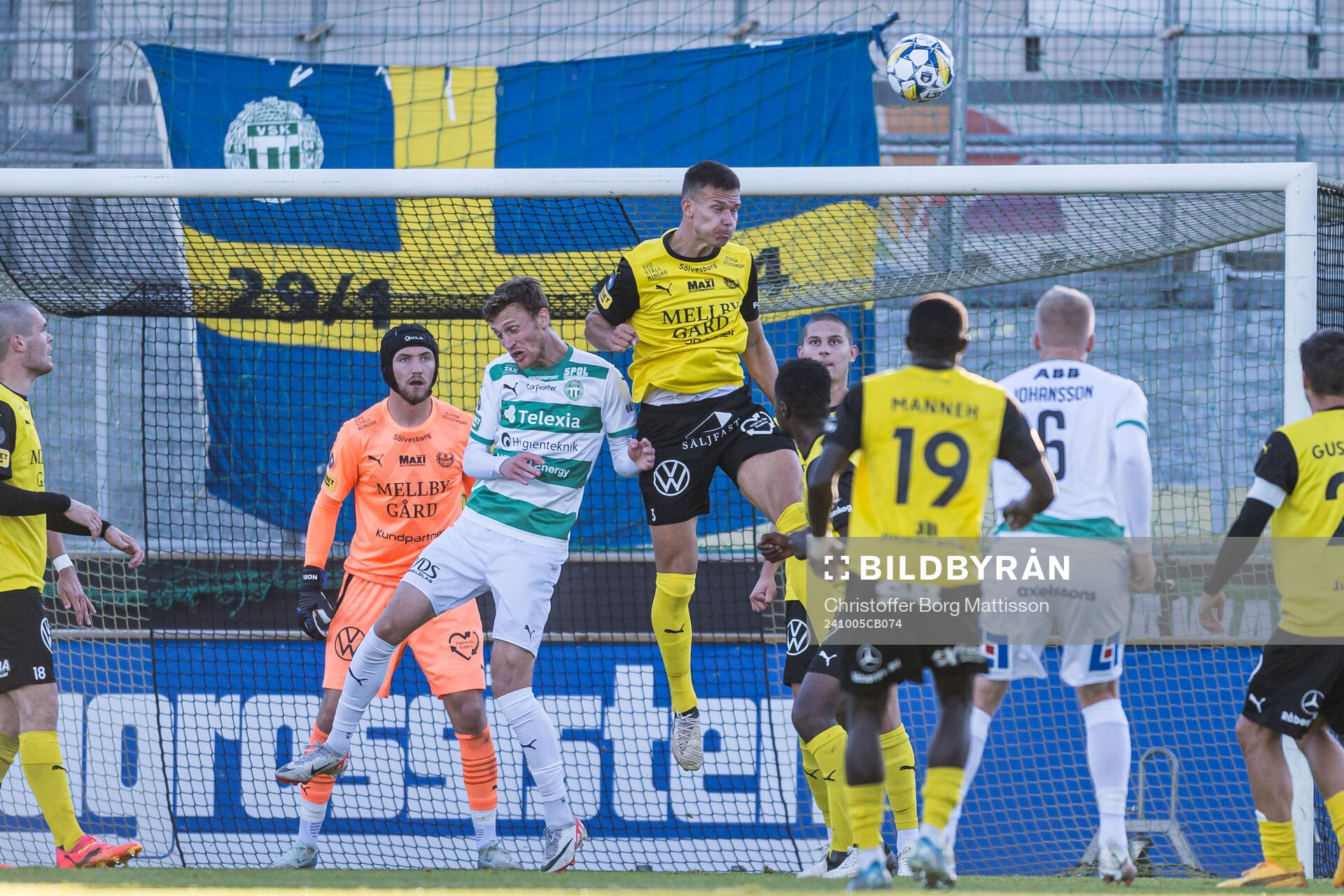 Västerås Viktor Granath och Mjällbys Arvid Brorsson