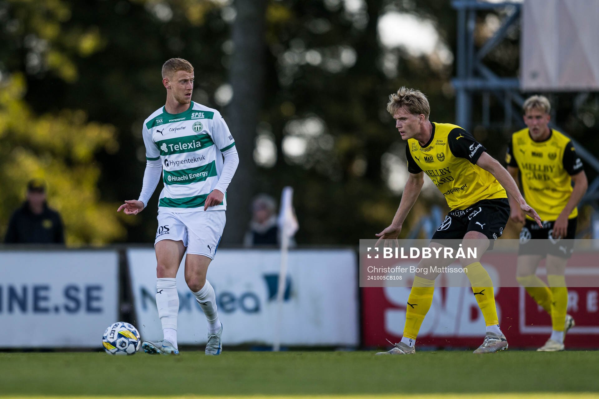 Västerås Daniel Ask och Mjällbys Jacob Kiilerich Rask