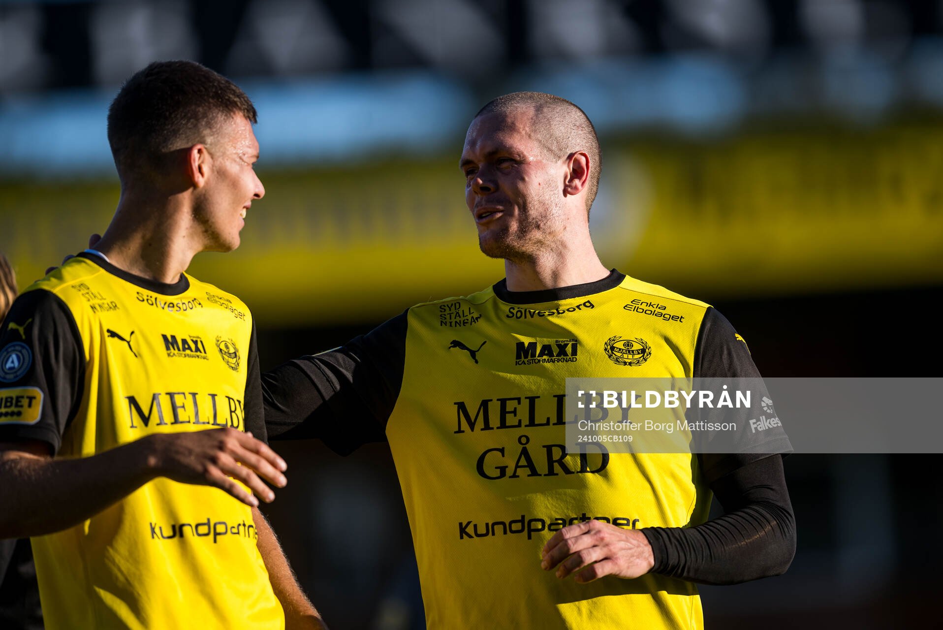 Mjällbys Arvid Brorsson och Jacob Bergström jublar