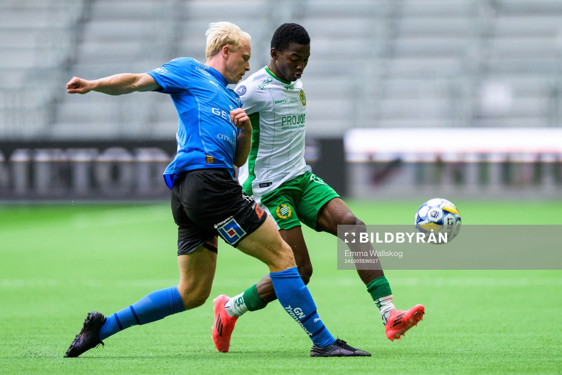 Halmstads André Boman och Hammarbys Bouzomana Toure