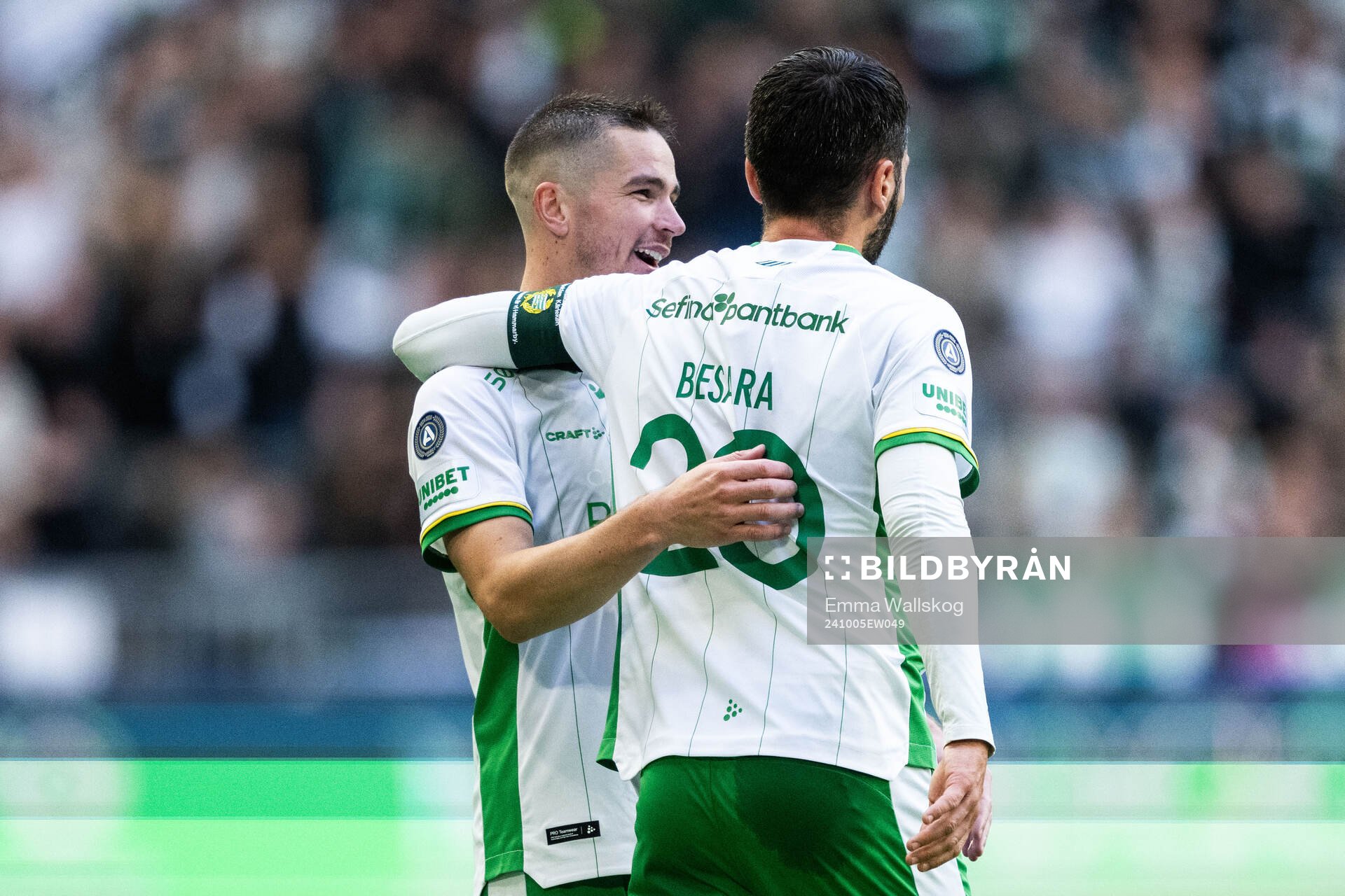 Hammarbys Oscar Johansson Schellhas och Nahir Besara jublar