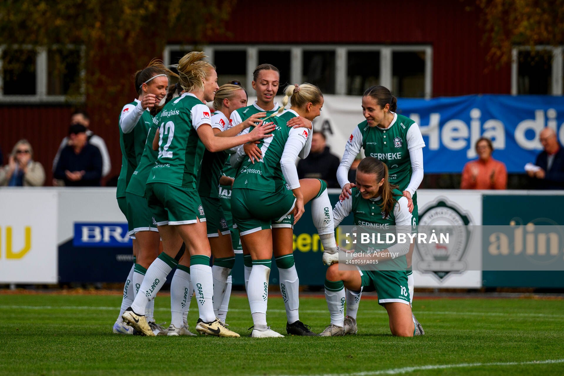 Alingsås spelare jublar