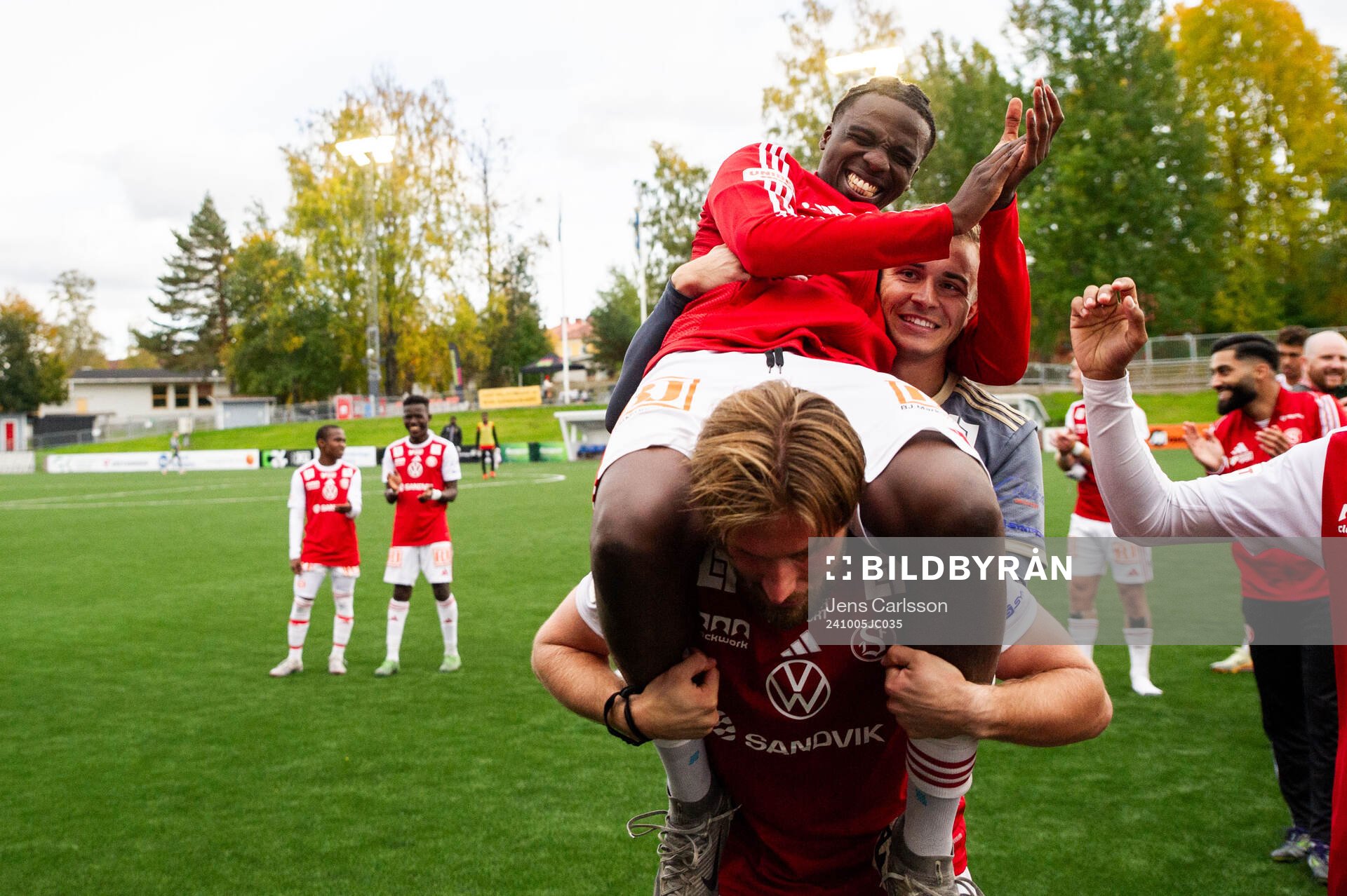Sandvikens Kasper Harletun, Calvin Kabuye och målvakt