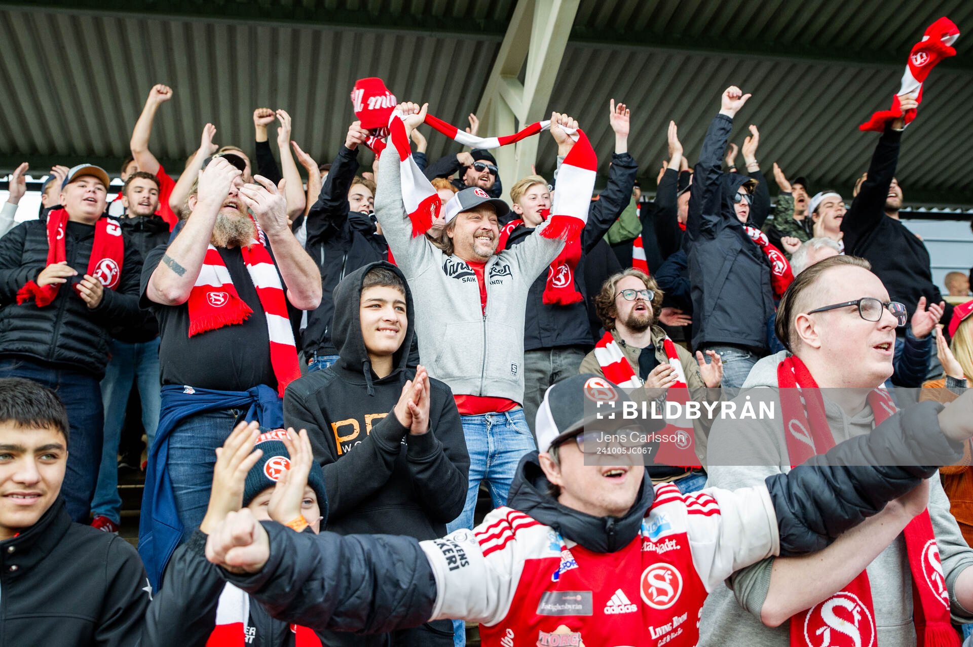 Sandvikens supportrar jublar