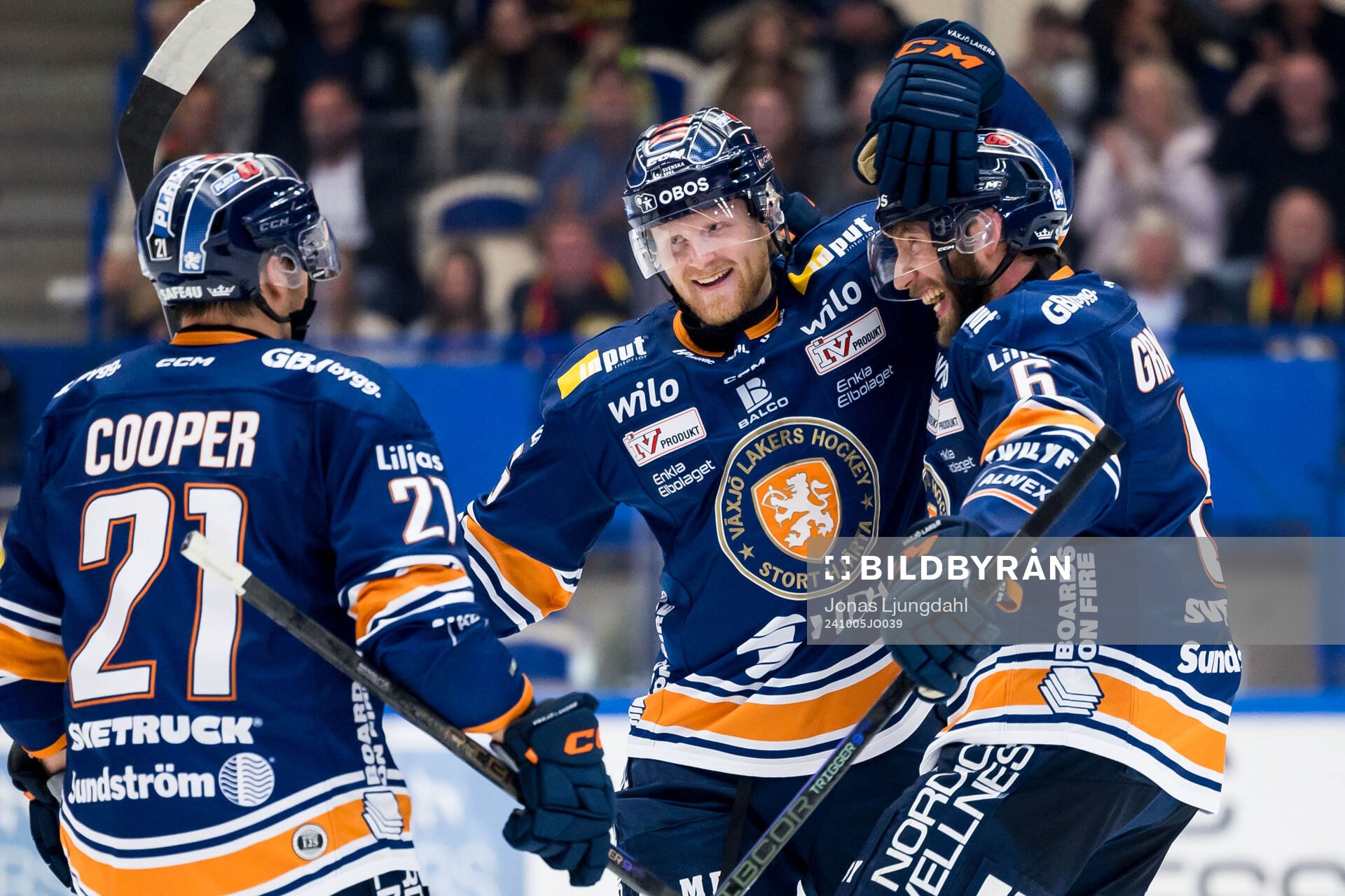 Växjös Joachim Blichfeld och Petter Granberg jublar