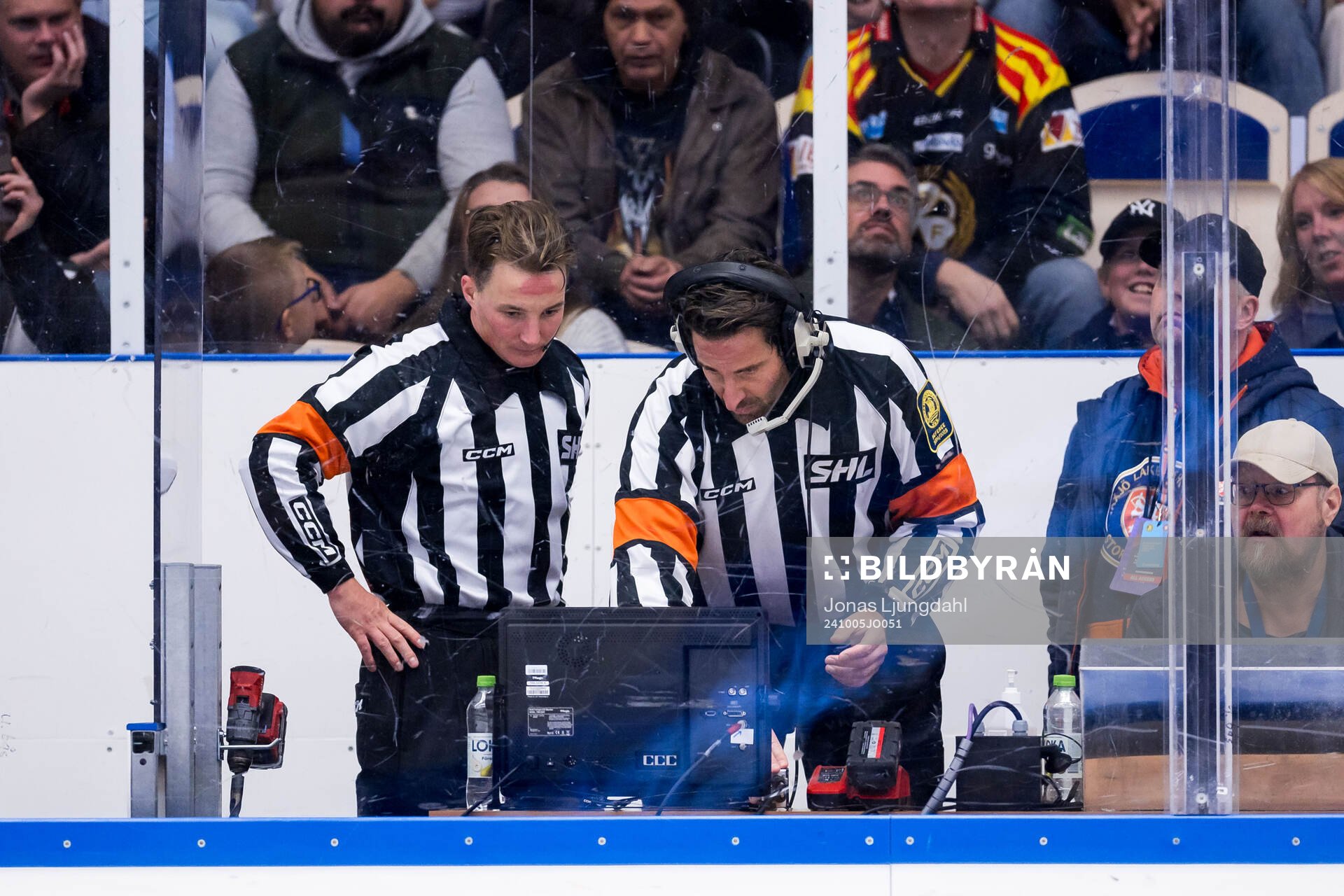Domare Mikael Sjöqvist och domare Alexander Österberg