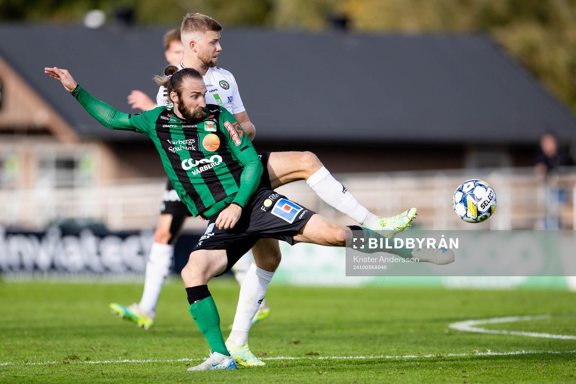 Varbergs Oskar Sverrisson och Örebros Niclas Bergmark