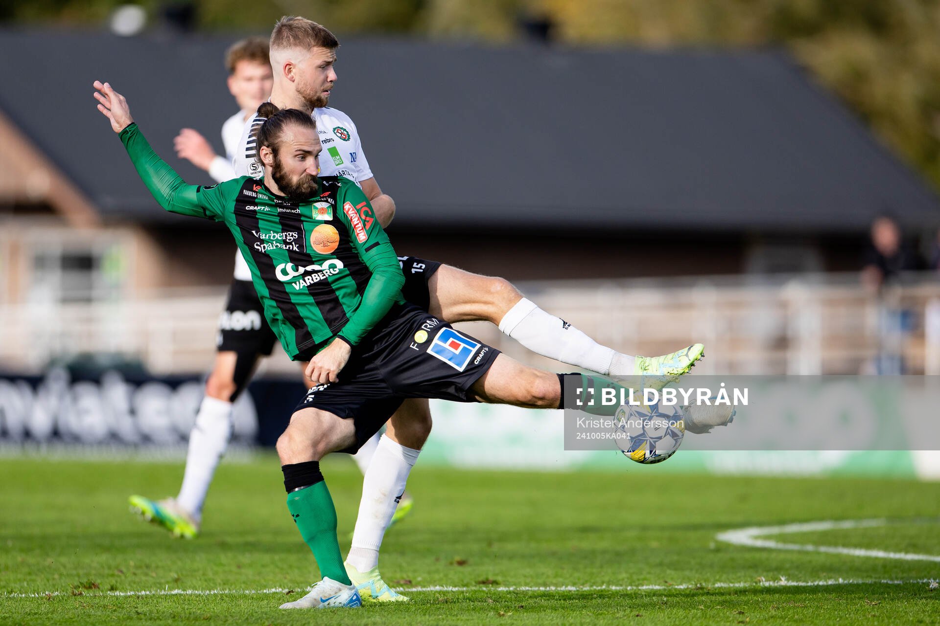 Varbergs Oskar Sverrisson och Örebros Niclas Bergmark