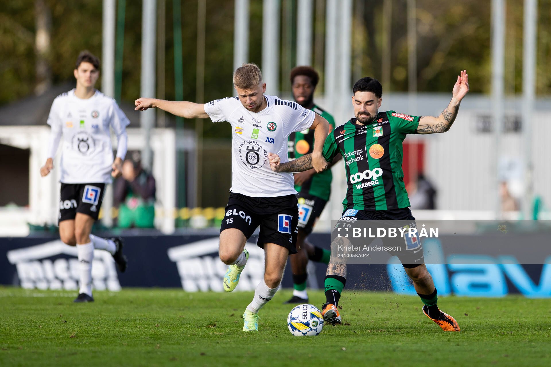Örebros Niclas Bergmark och Varbergs Diego Montiel