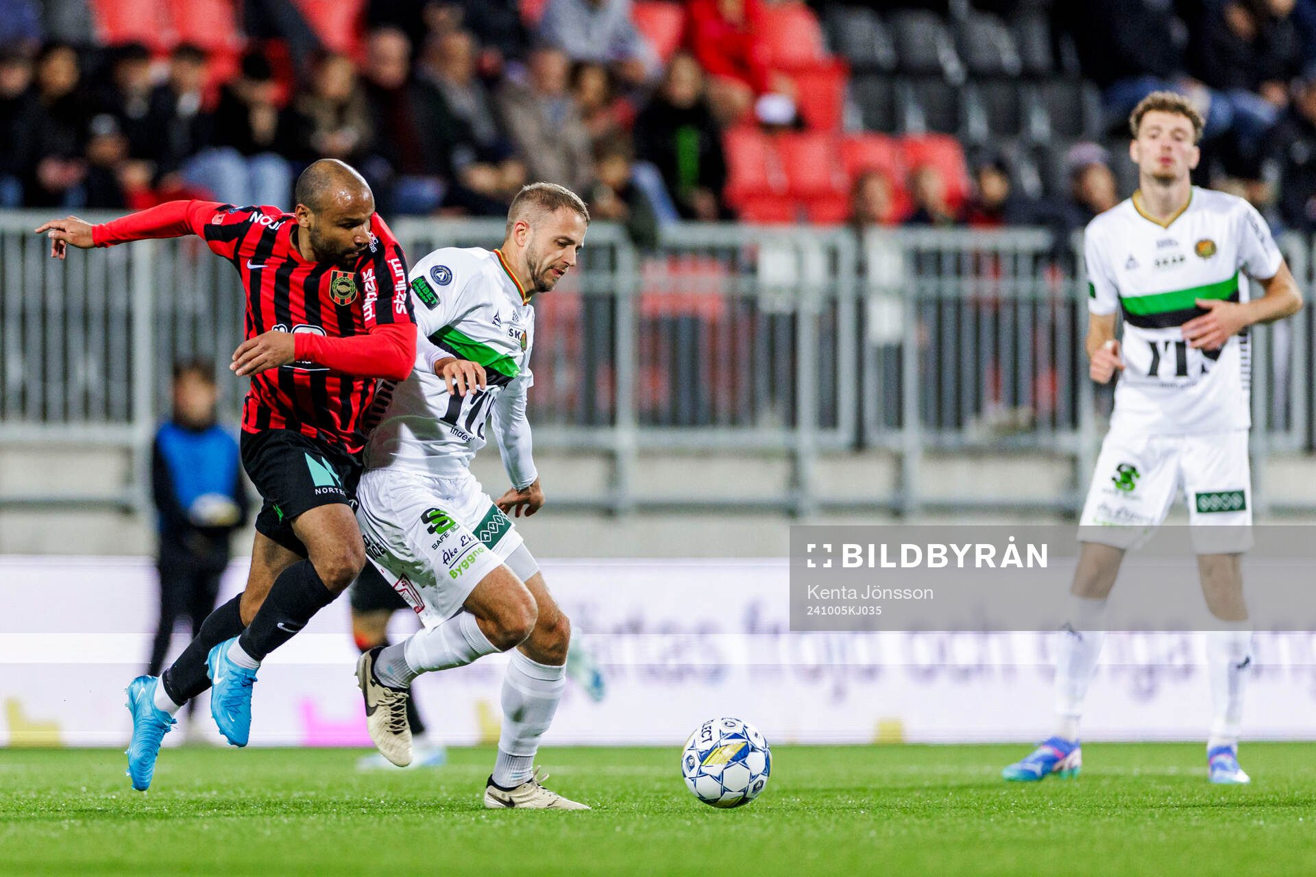 Brommapojkarnas Serge-Junior Martinsson Ngouali och GAIS