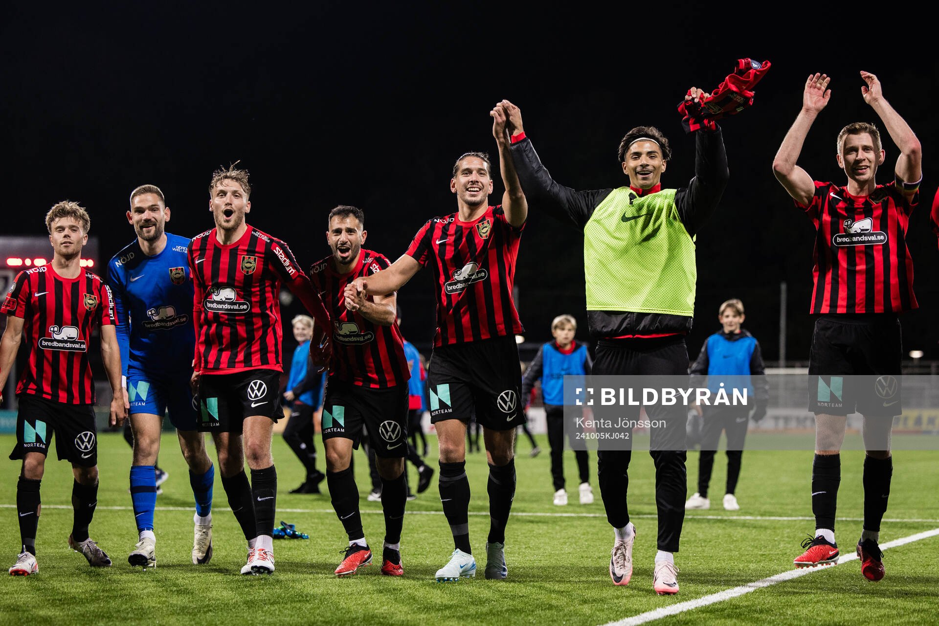 Brommapojkarnas Wilmer Odefalk, målvakt Lucas Hägg