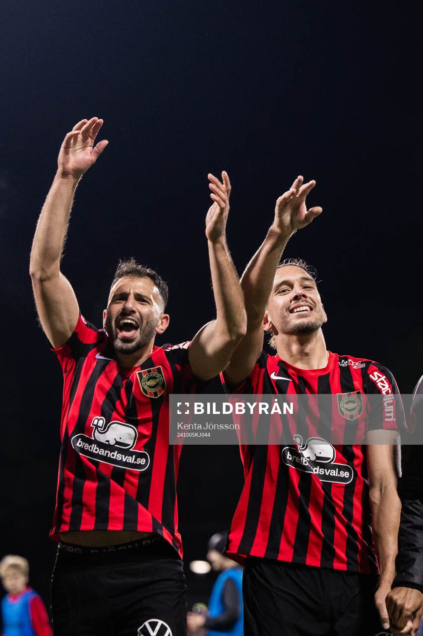 Brommapojkarnas André Calisir och Nikola Vasic jublar