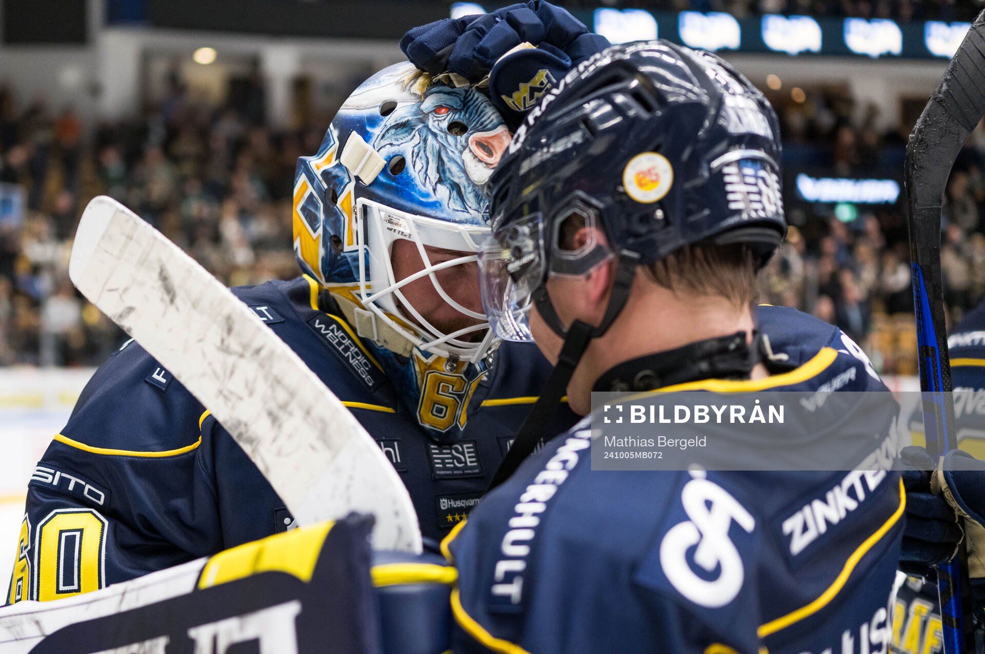 HV71s målvakt Hugo Alnefelt jublar