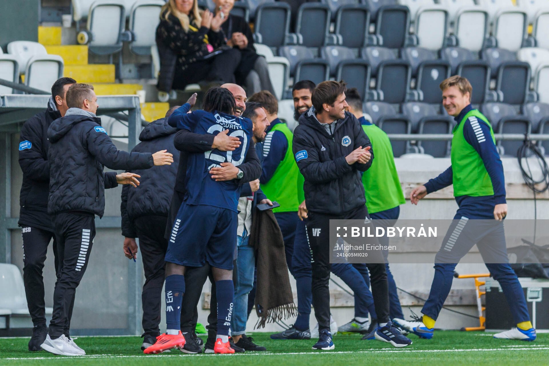 Utsiktens Kalipha Jawla jublar efter 2-0 under fotbollsmatchen i Superettan mellan Utsikten och Helsingborg den 5 oktober 2024 i Göteborg.