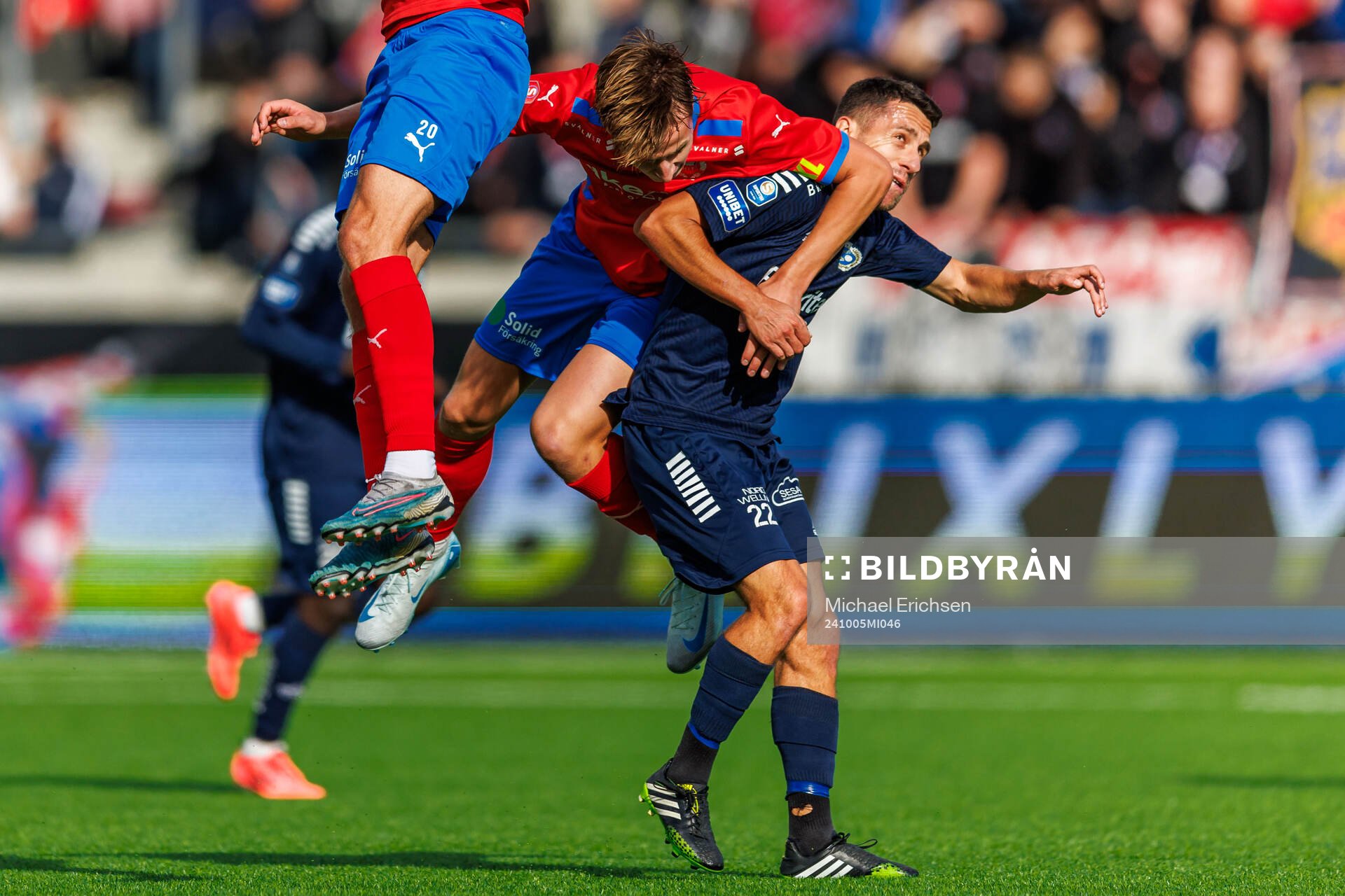 Utsiktens Predrag Randelovic i full med Helsingborgs Lukas