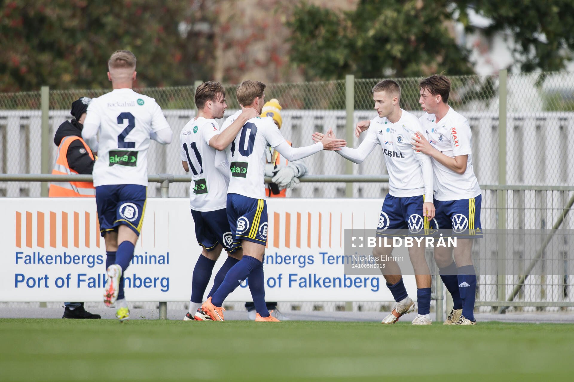 Ängelholms André Gustafson jublar efter 0-1 under fotbollsmatchen i Division 1 Södra mellan Falkenbergs FF och Ängelholm den 5 oktober 2024 i Falkenberg.