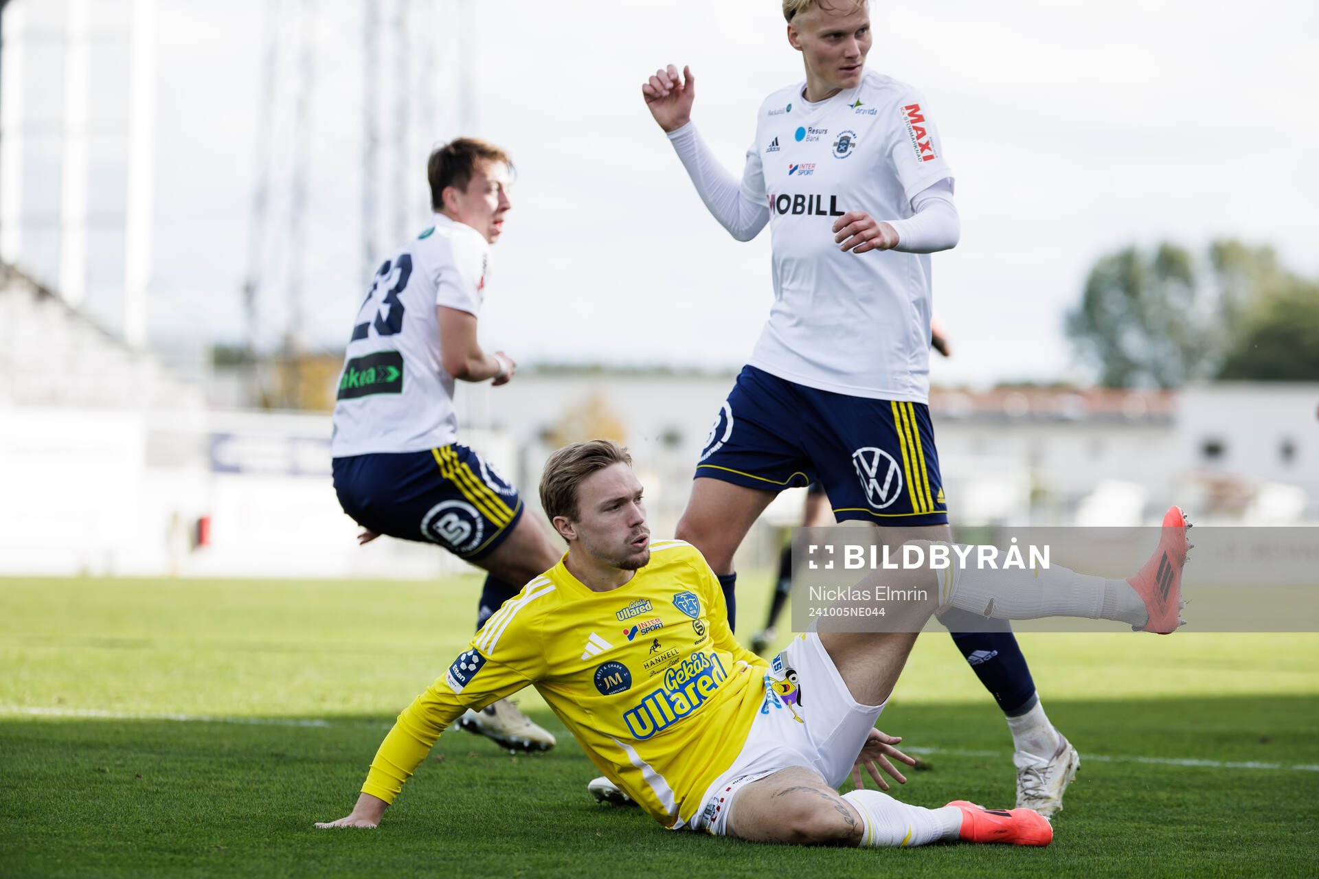 Falkenbergs FFs Hugo Tilly under fotbollsmatchen i Division 1 Södra mellan Falkenbergs FF och Ängelholm den 5 oktober 2024 i Falkenberg.