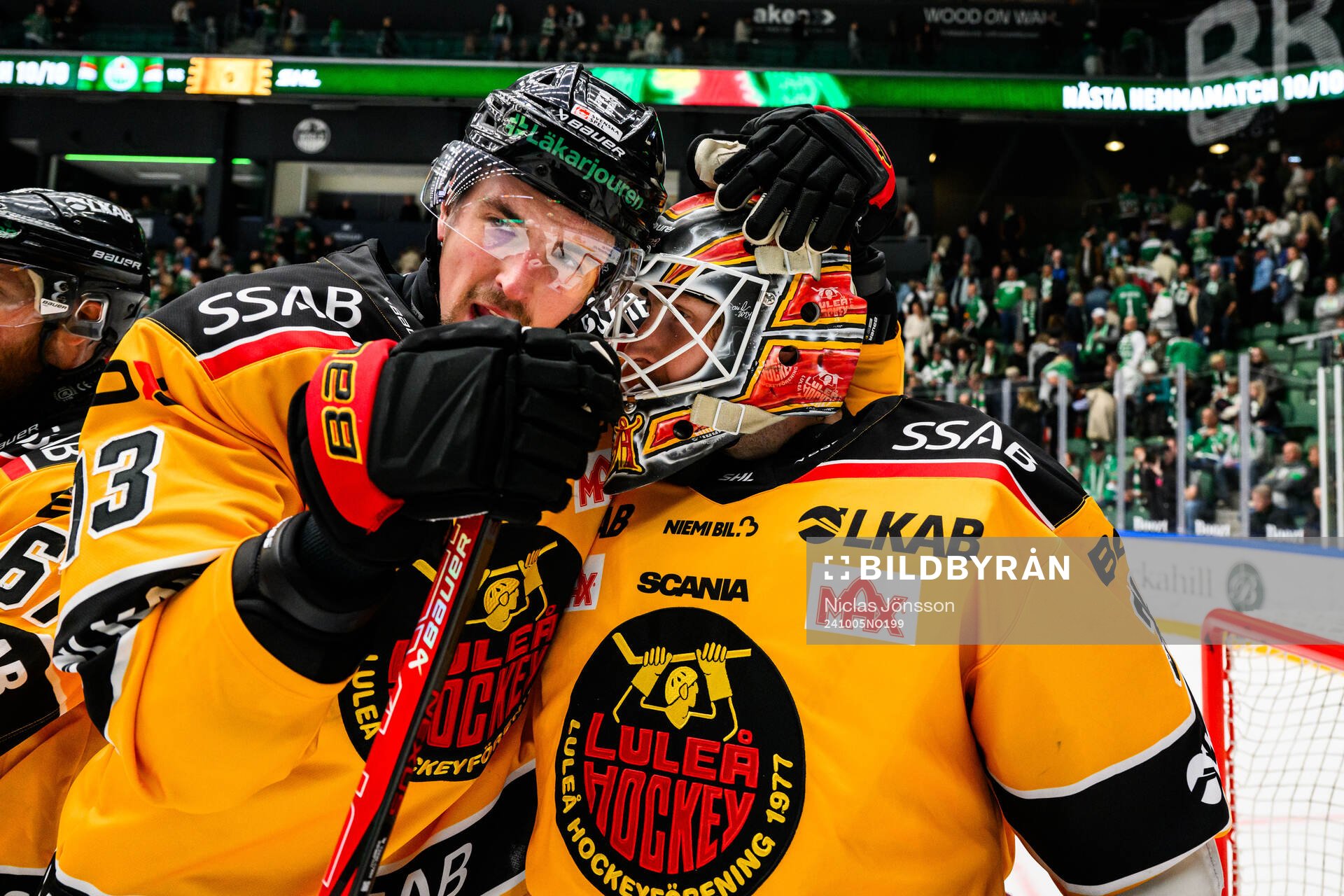 Luleås Eetu Koivistoinen och målvakt Joel Lassinantti