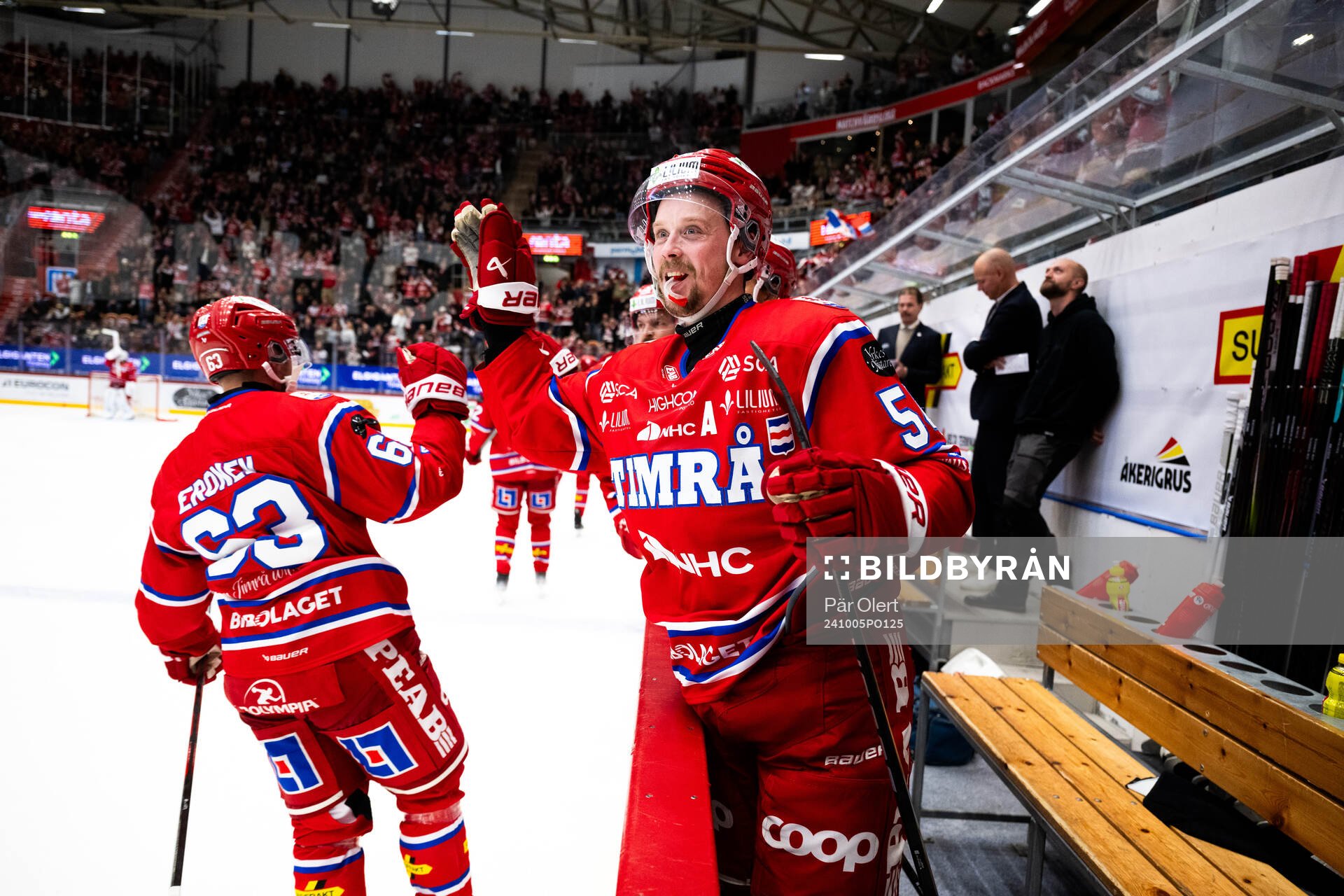 Timrås Jonathan Dahlén jublar