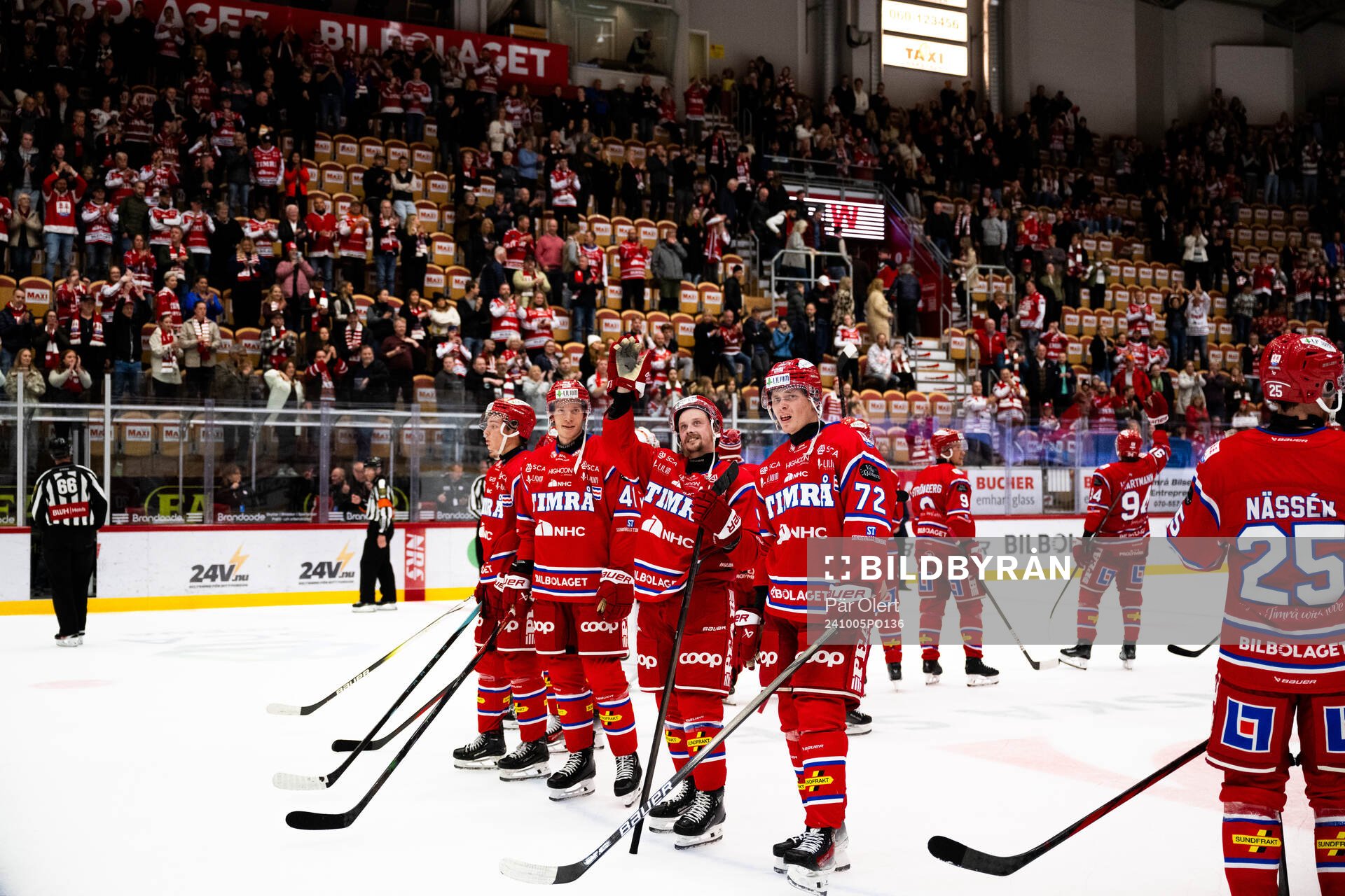 Timrås Jonathan Dahlén och Erik Walli Walterholm  jublar