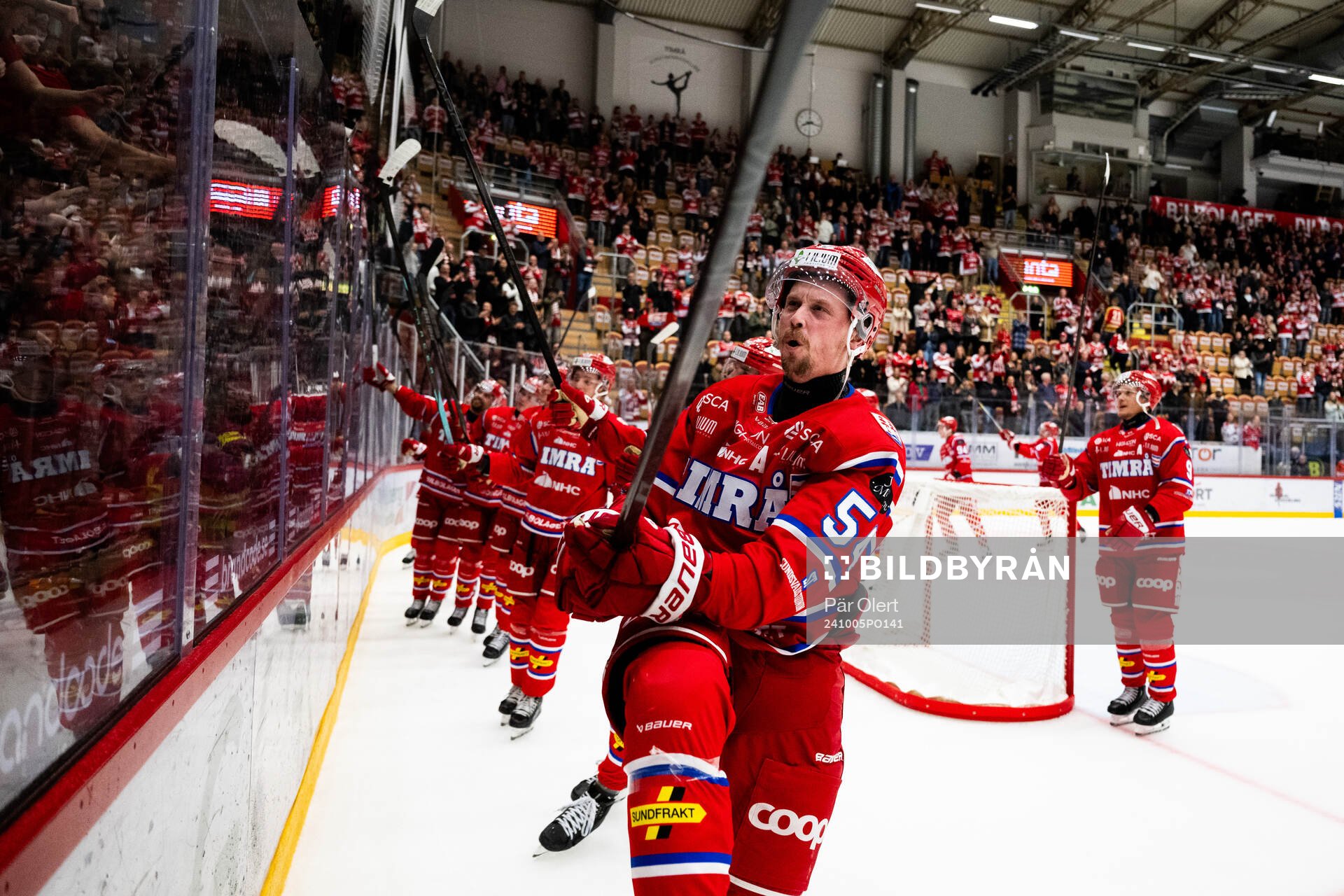 Timrås Jonathan Dahlén jublar