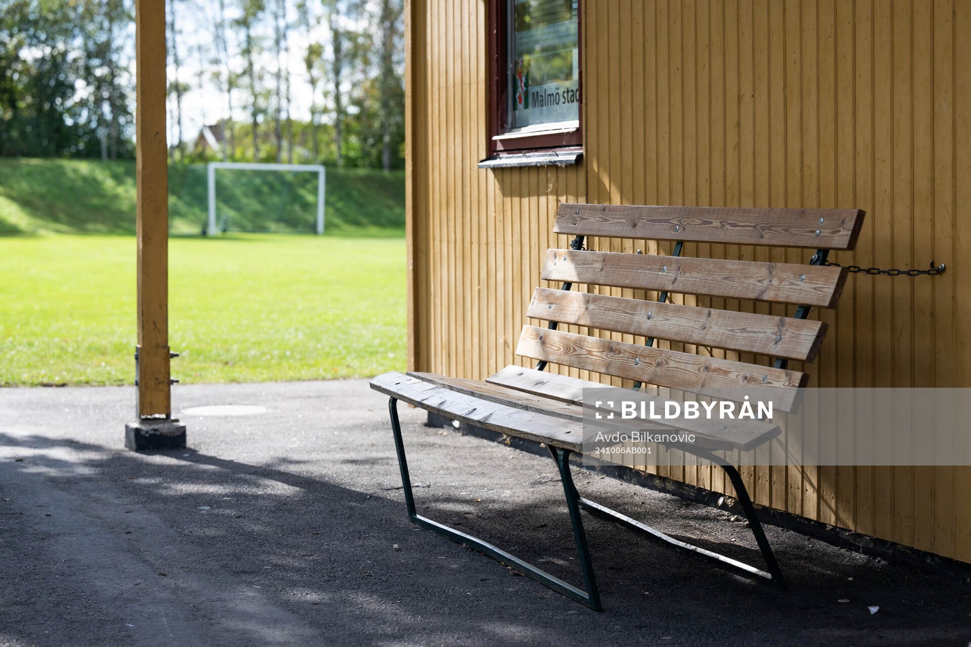 En tom bänk