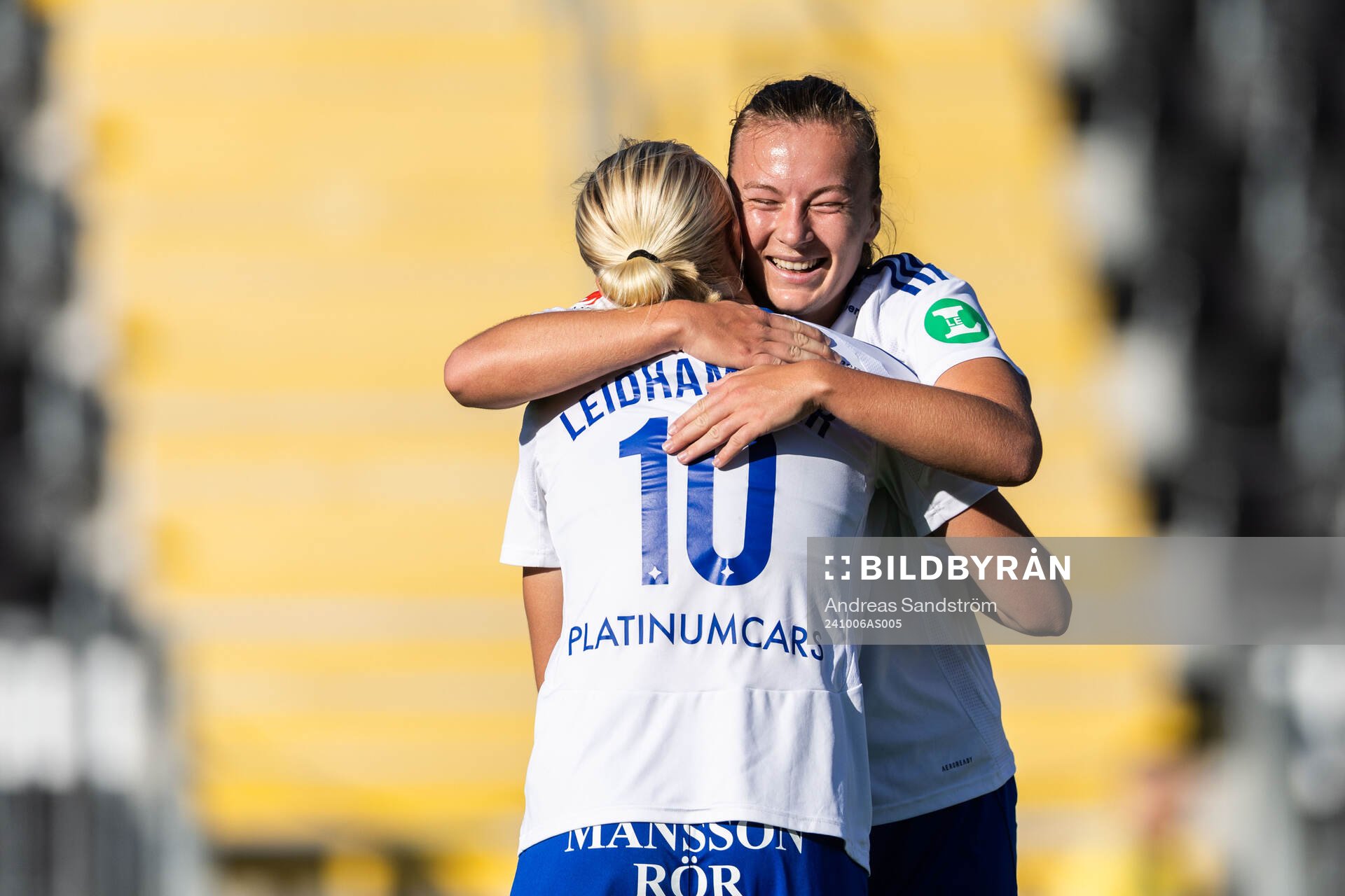 IFK Norrköpings Wilma Leidhammar jublar med Sara Kanutte