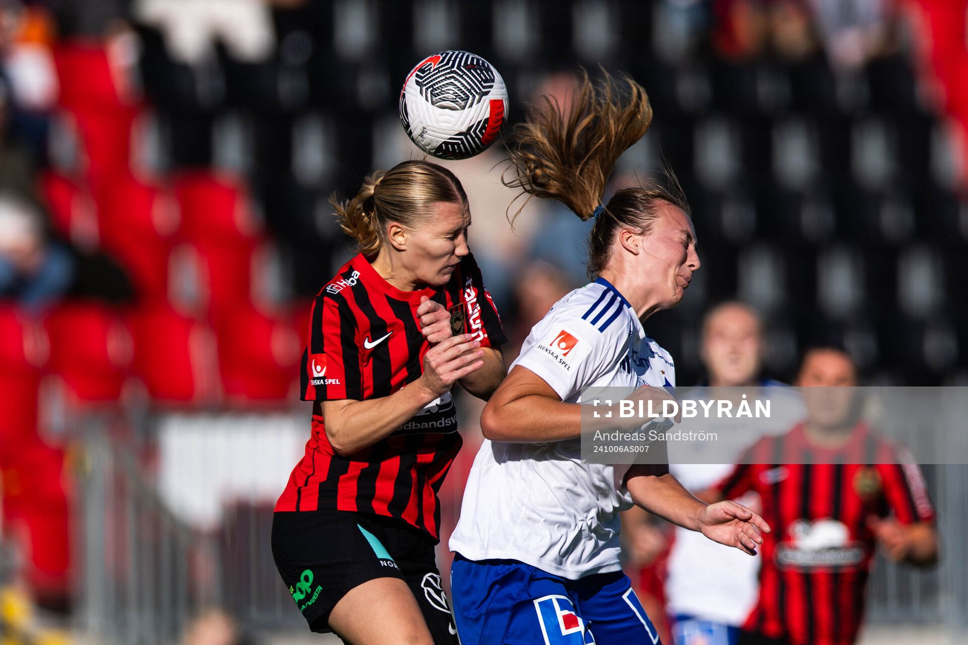 Brommapojkarnas Sara Olai och IFK Norrköpings Sara Kanutte