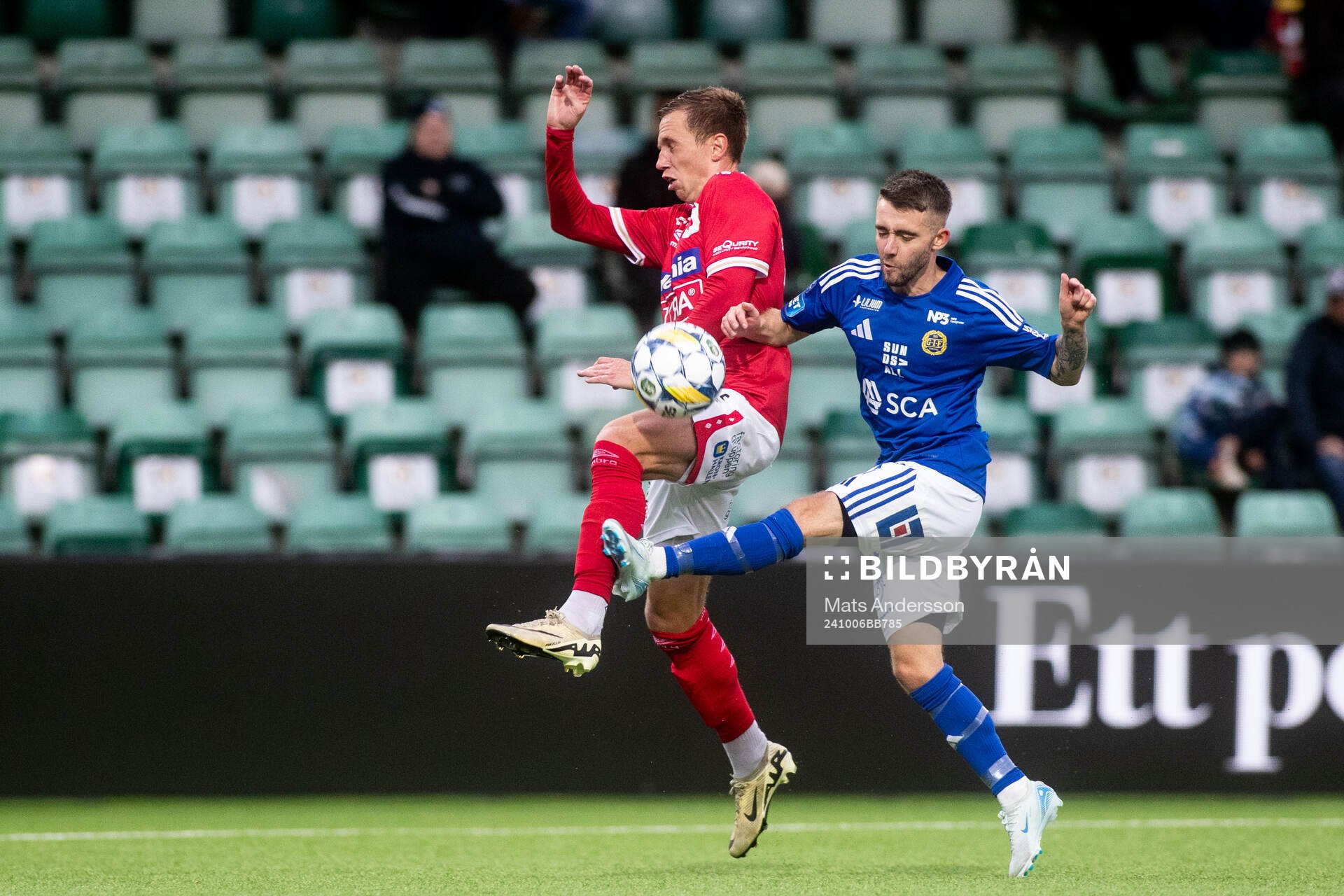 Degerfors Erik Lindell och GIF Sundsvalls Anton Kralj