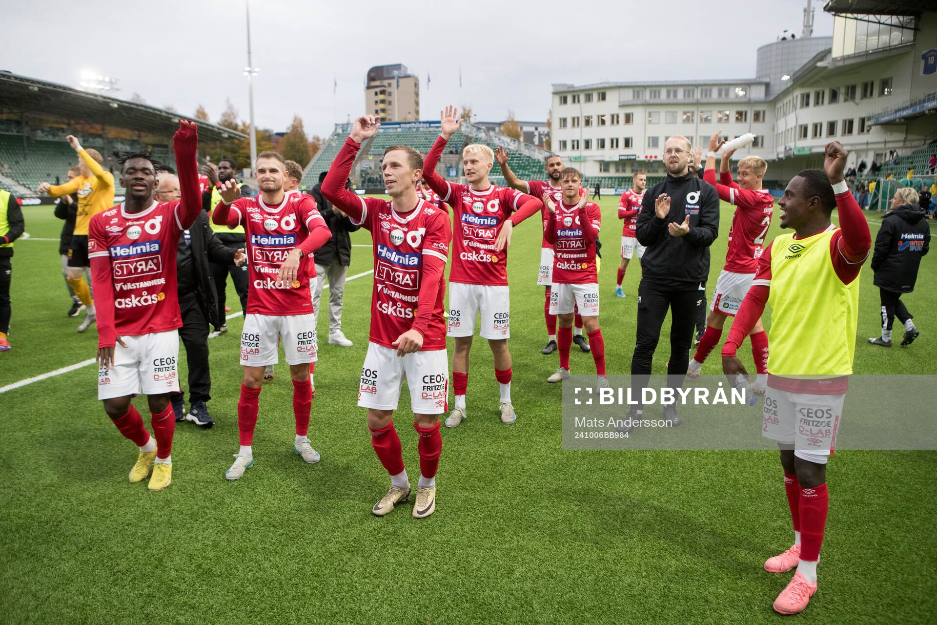 Degerfors spelare jublar