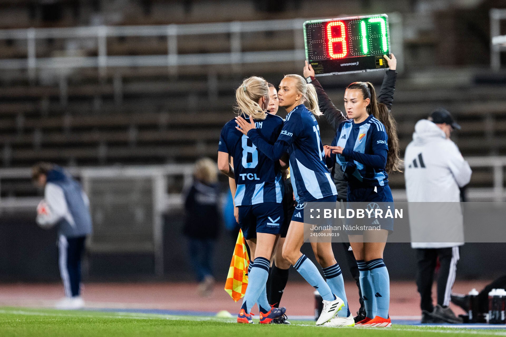 Djurgårdens Sara Lilja Vidlund byts in under fotbollsmatchen i Damallsvenskan mellan Djurgården och Piteå den 6 oktober 2024 i Stockholm. 