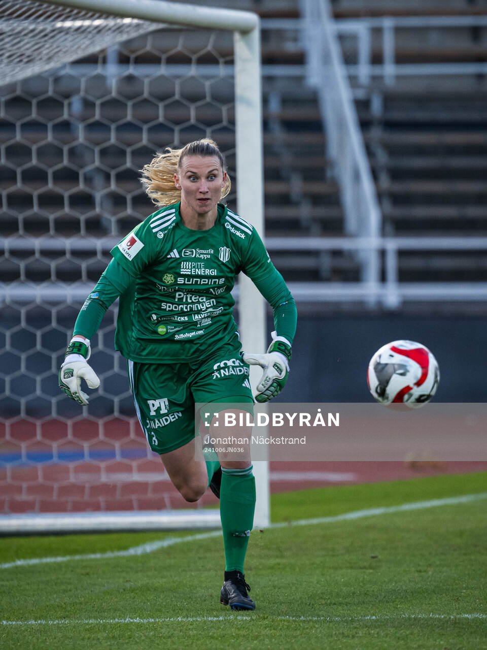 Piteås målvakt Samantha Leshnak Murphy under fotbollsmatchen i Damallsvenskan mellan Djurgården och Piteå den 6 oktober 2024 i Stockholm.