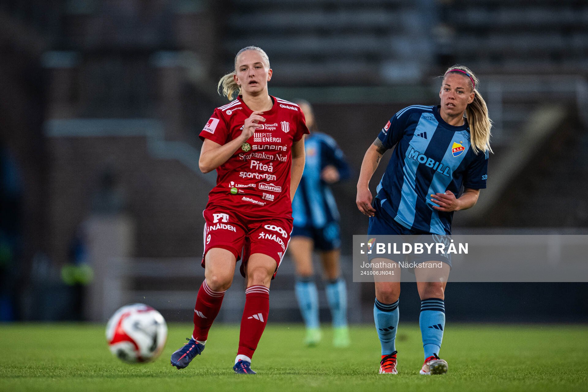 Piteås Tuva Skoog och Djurgårdens Therese Åsland